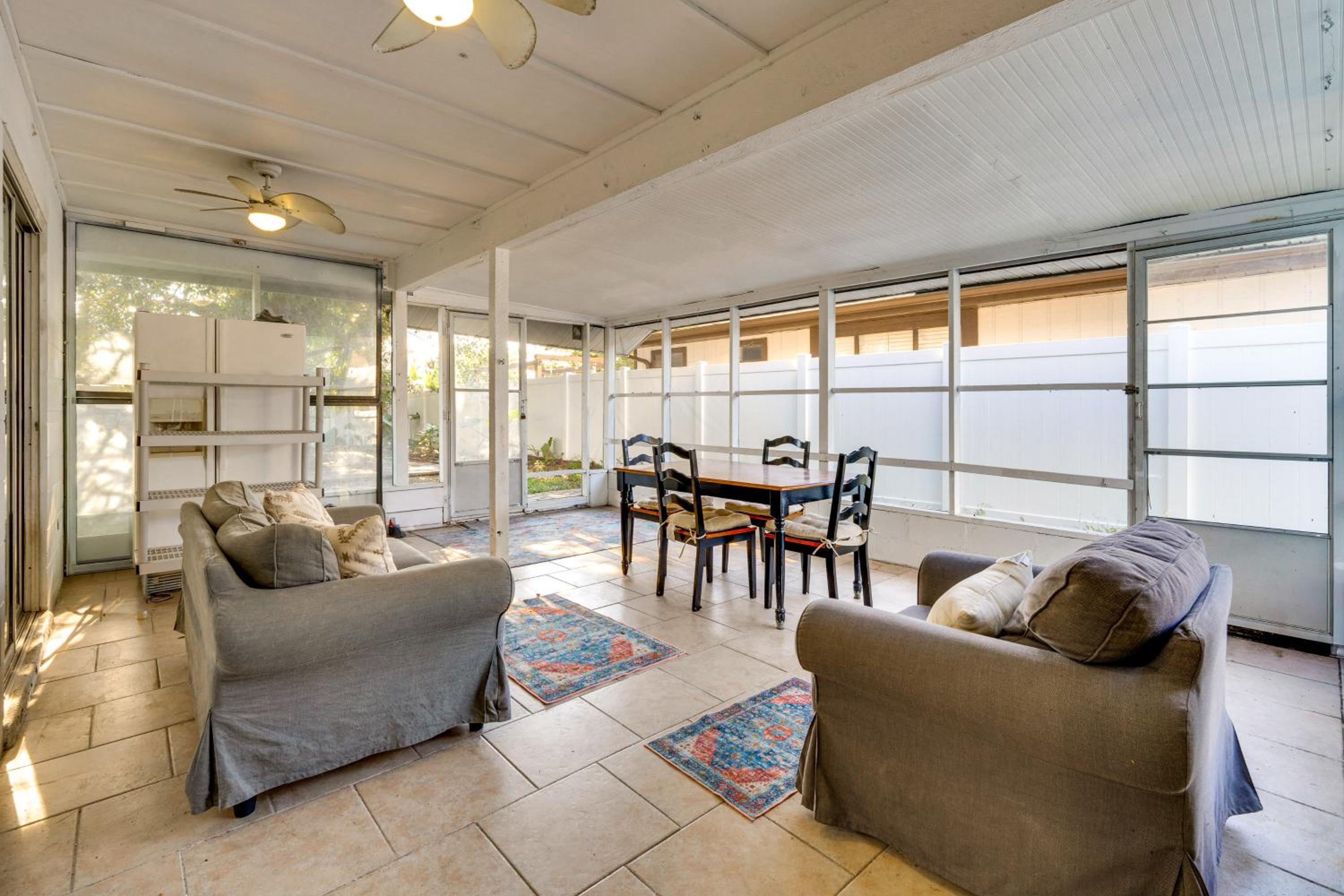 3 Mi to SeaWorld! Suburban Home with Screened Porch