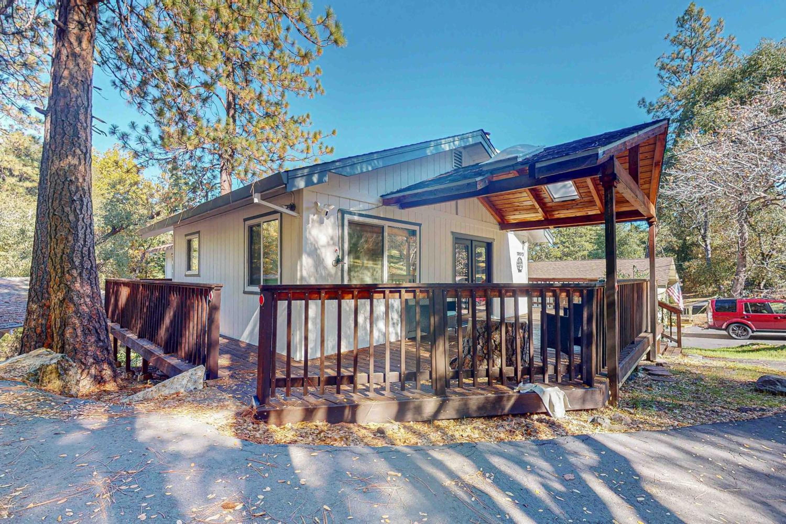 4BR Home Near Yosemite with Pool Table