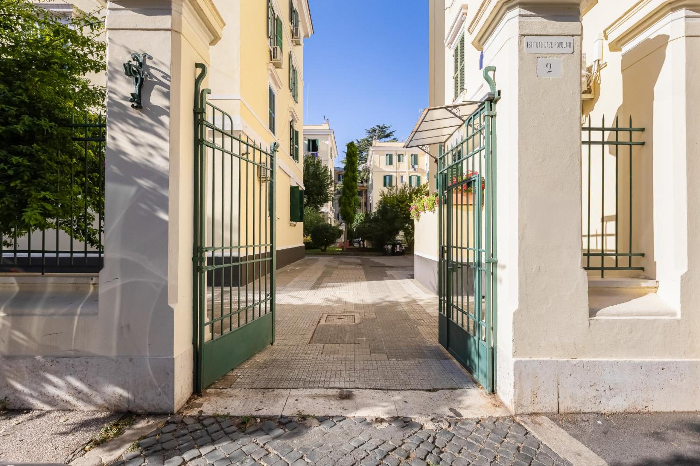 Testaccio Patty Flat