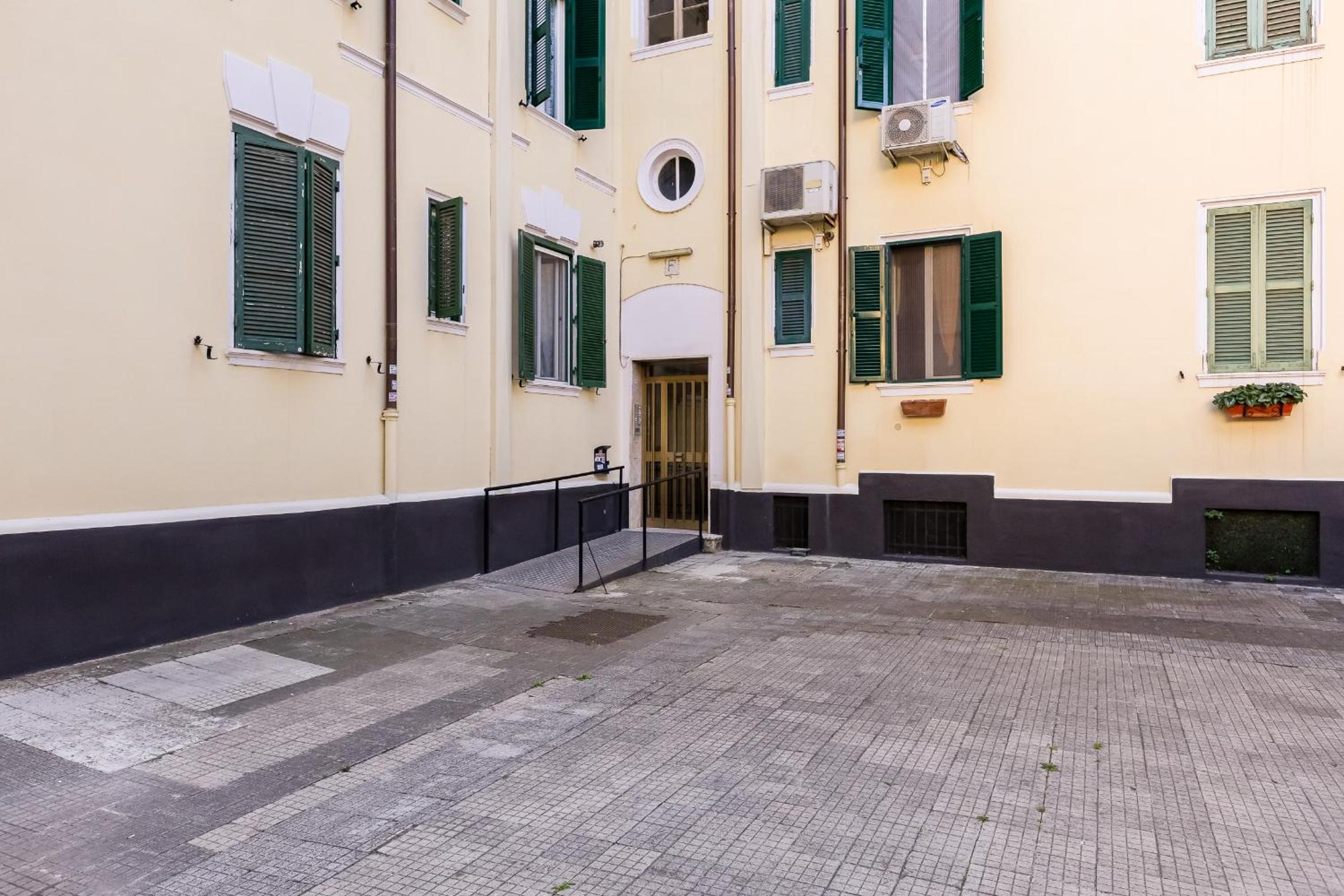 Testaccio Patty Flat