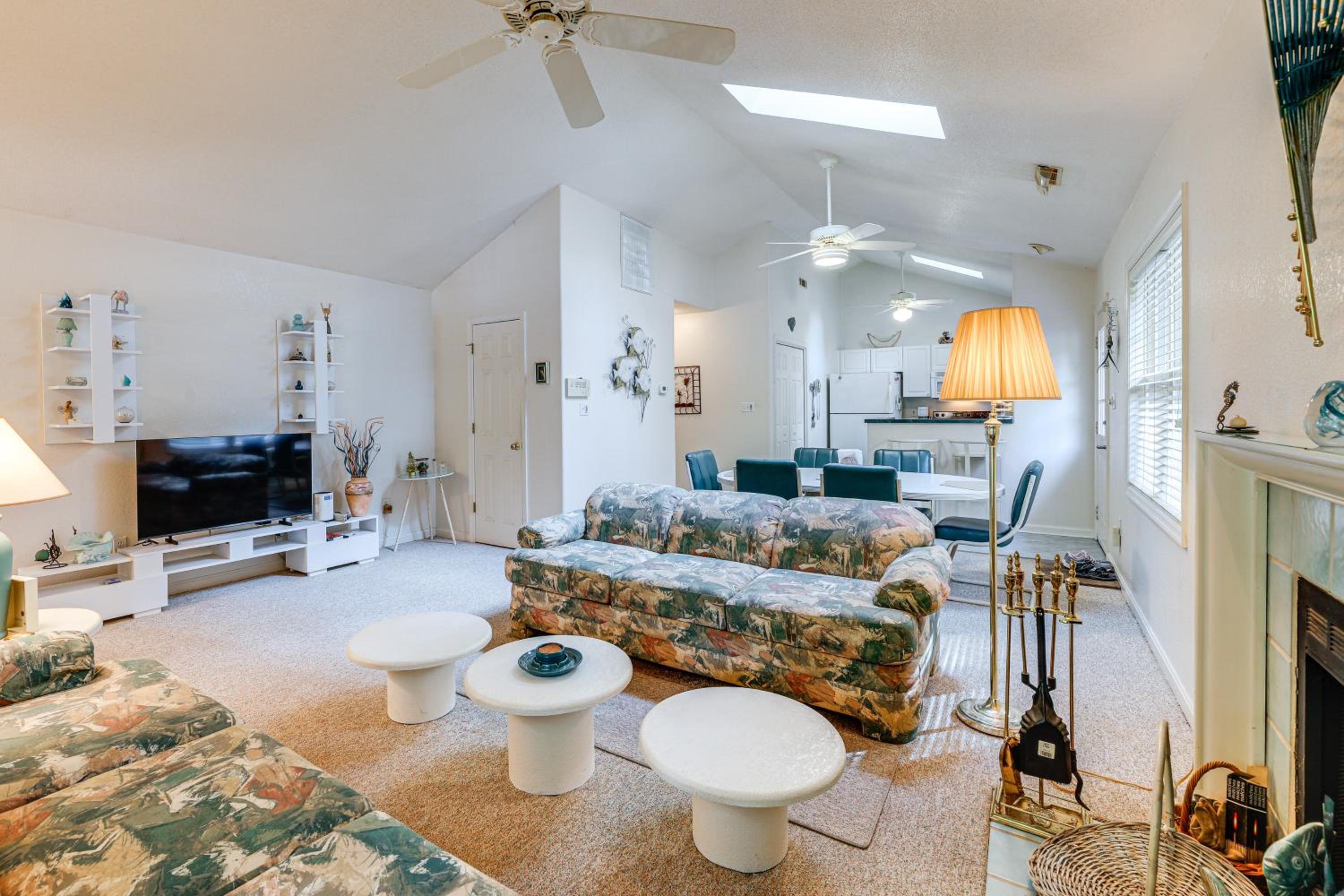 2 Mi to Bethany Beach! Family Getaway with Deck