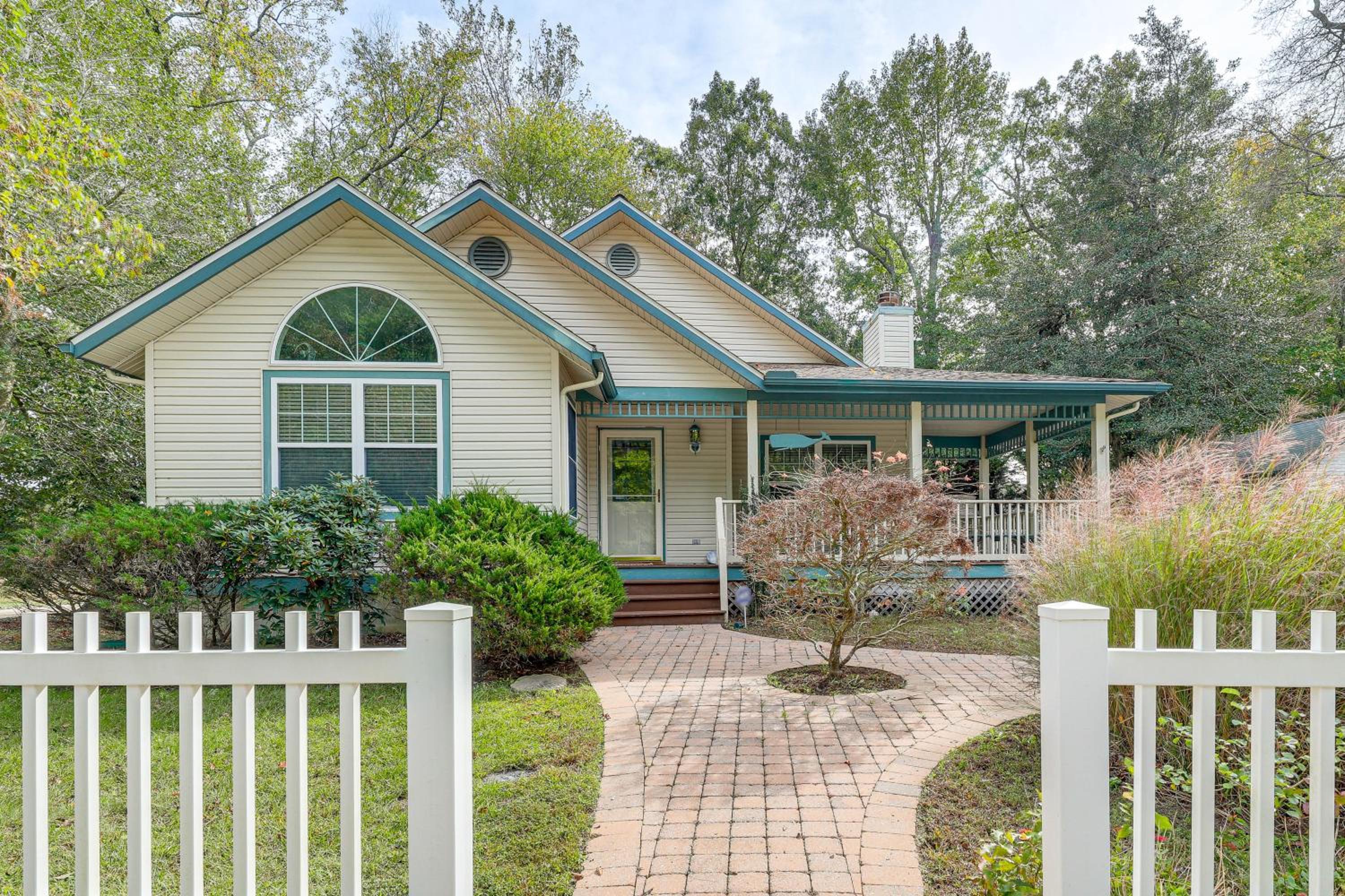 2 Mi to Bethany Beach! Family Getaway with Deck