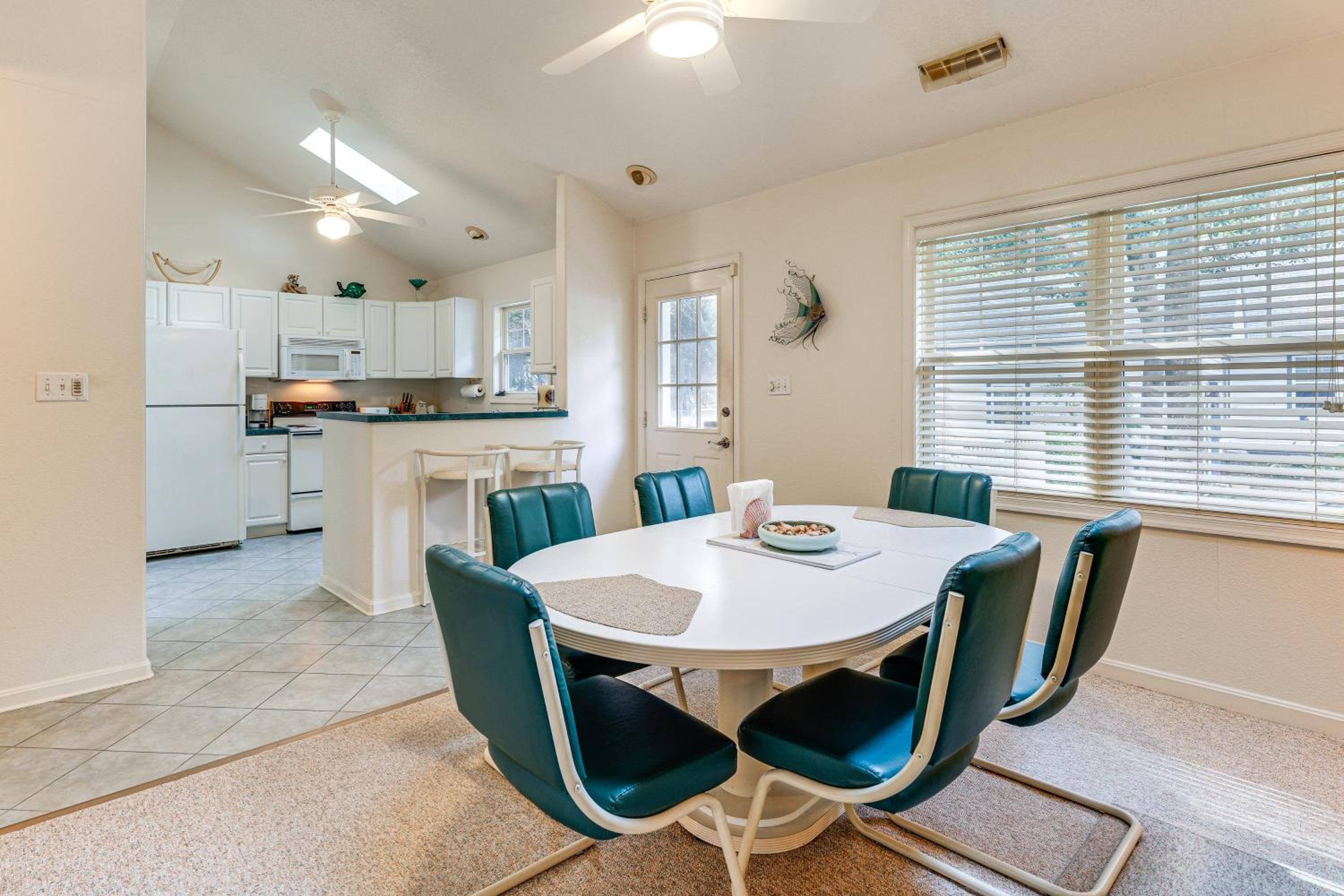 2 Mi to Bethany Beach! Family Getaway with Deck