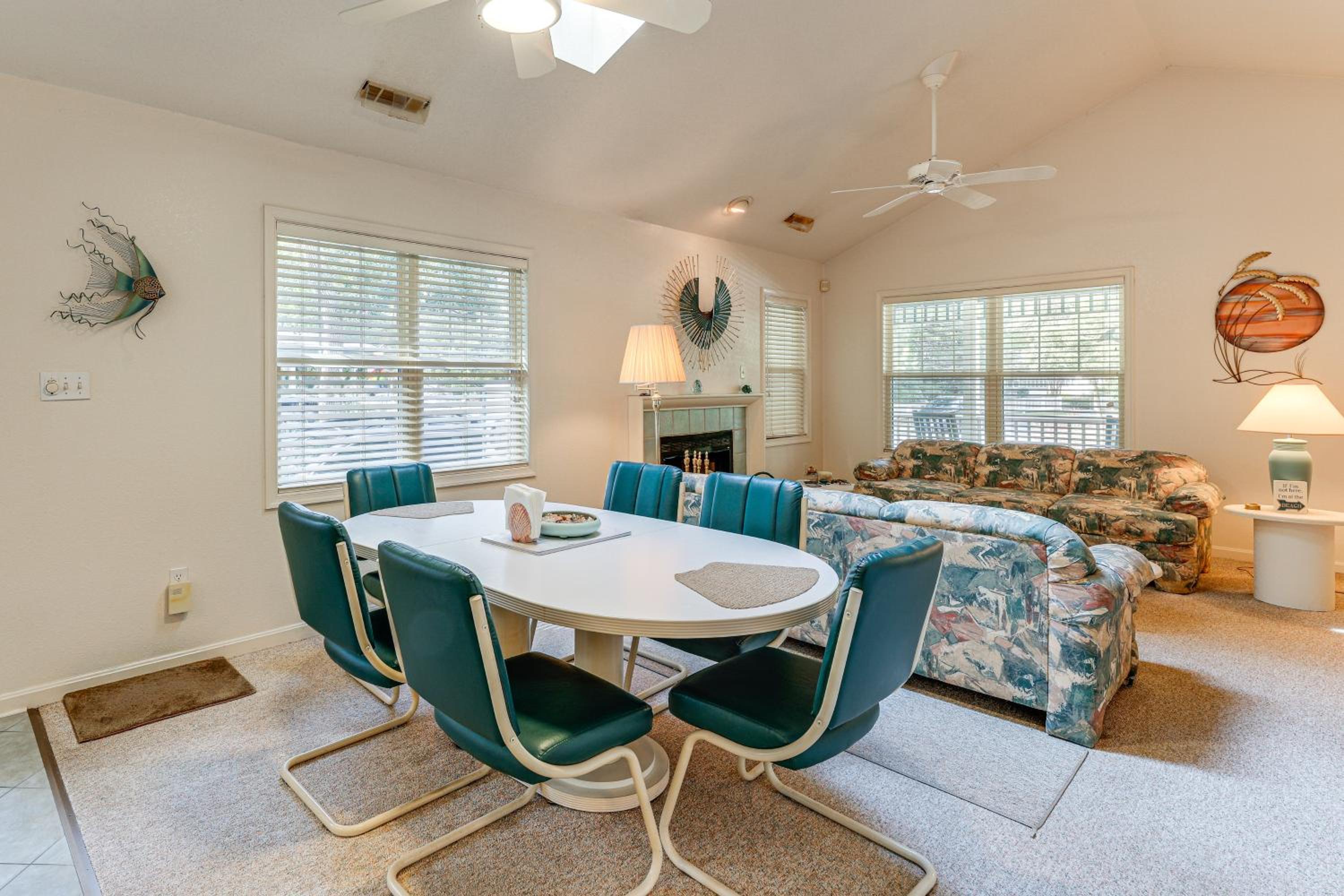 2 Mi to Bethany Beach! Family Getaway with Deck