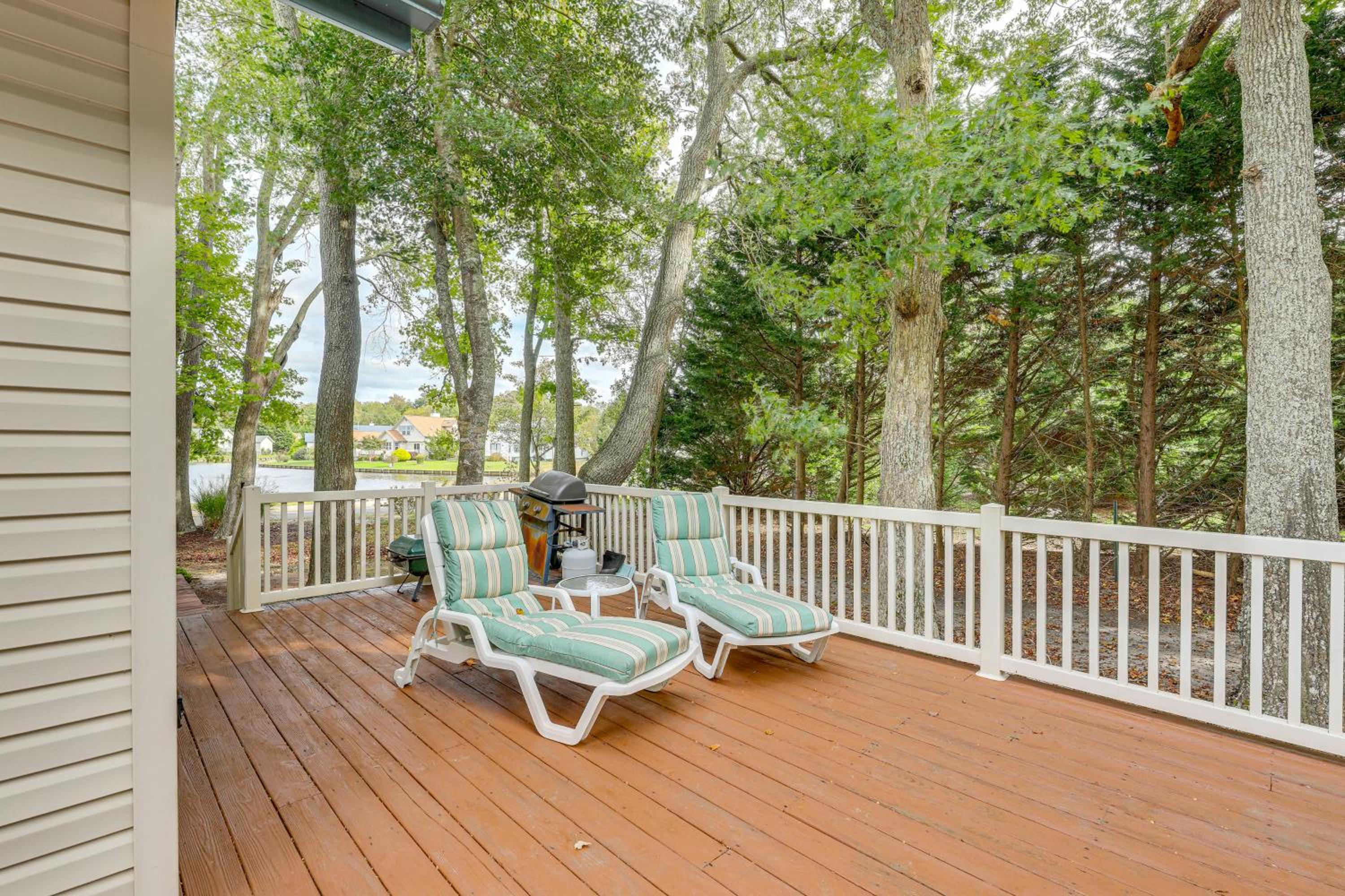 2 Mi to Bethany Beach! Family Getaway with Deck