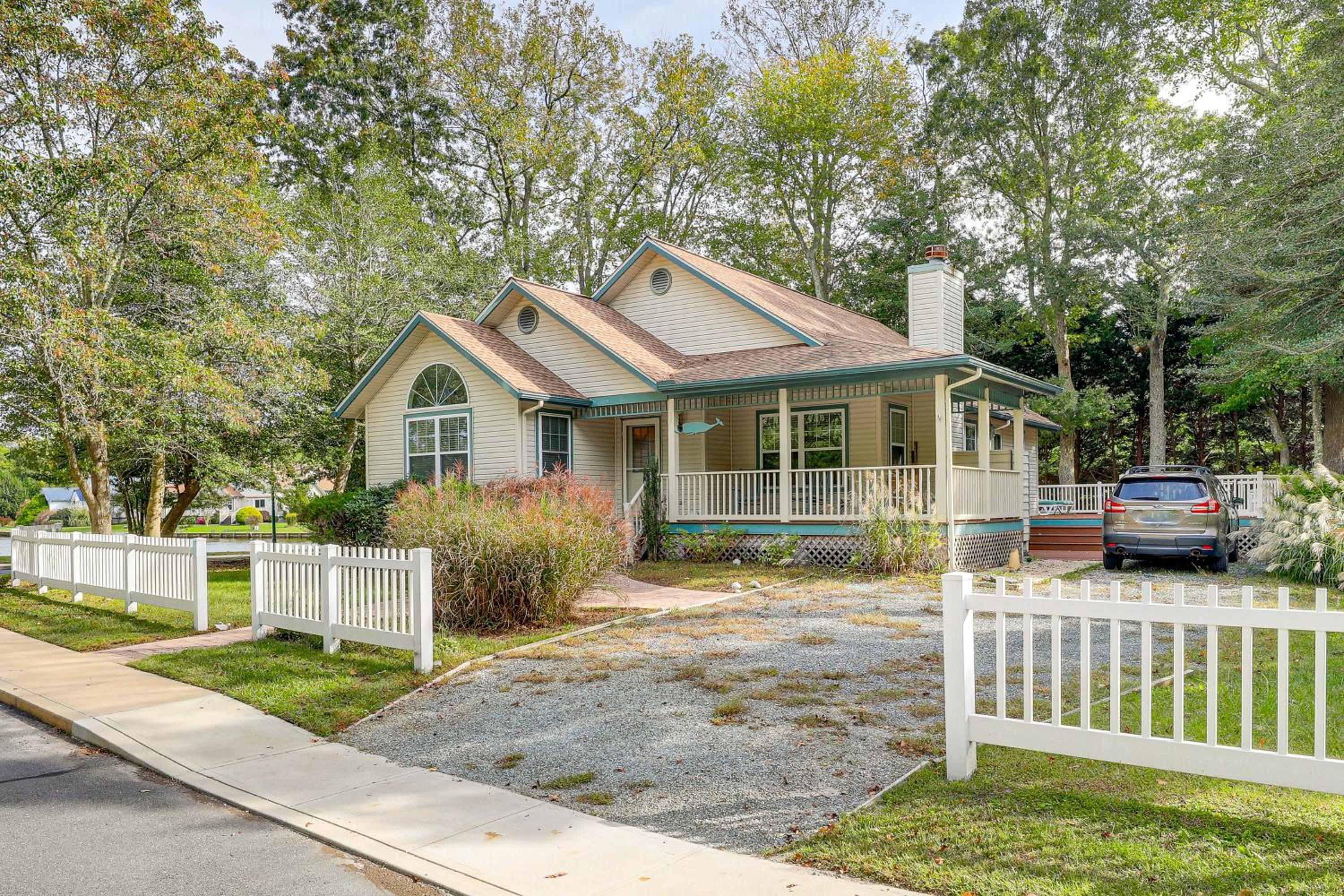 2 Mi to Bethany Beach! Family Getaway with Deck