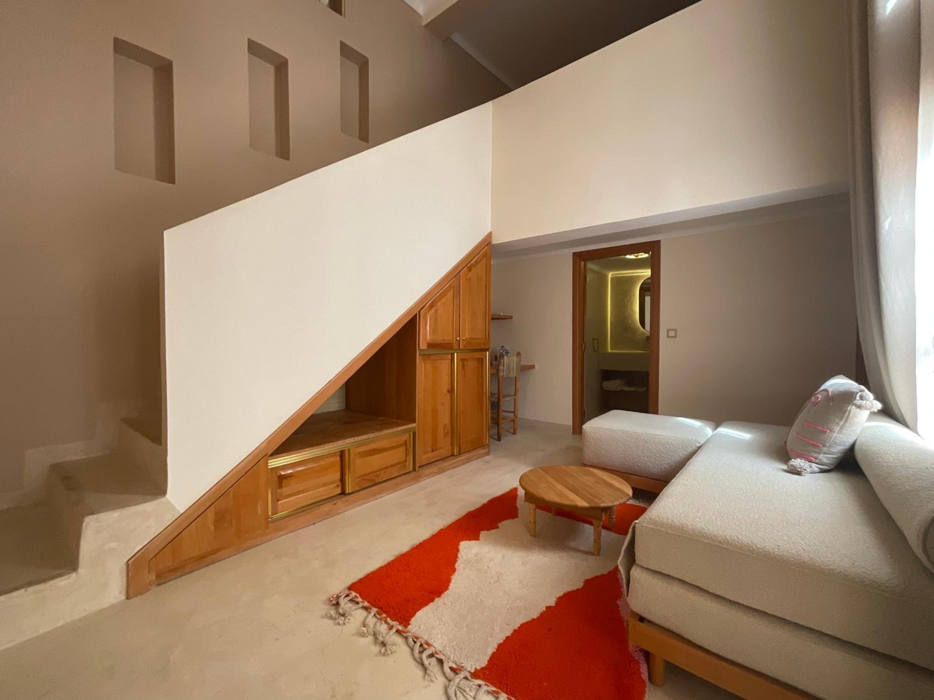 Riad Al Muhandiz Peaceful Duplex Suites near Jemaa El Fna