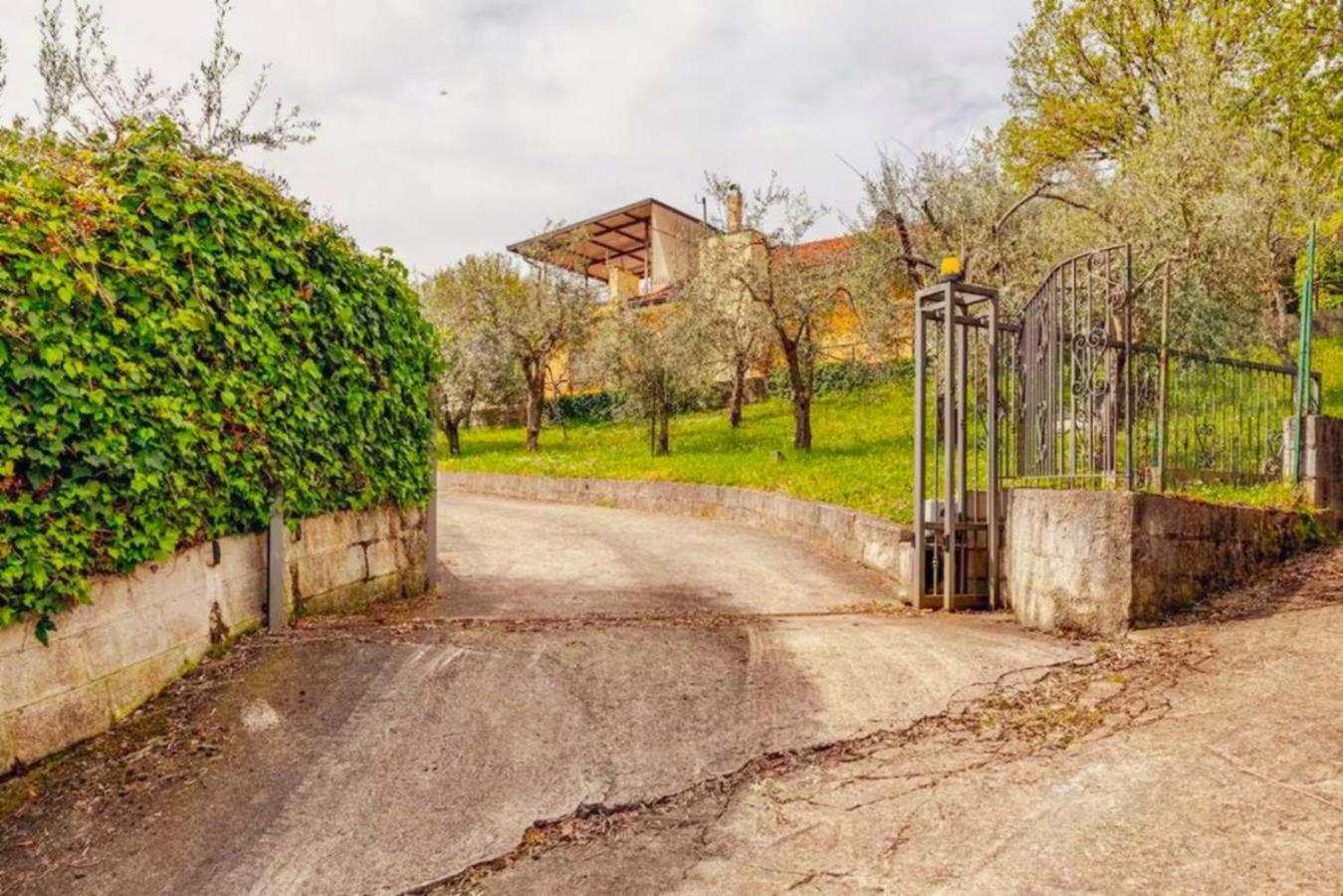 Panoramic Villa with Exclusive Pool in Irpinia
