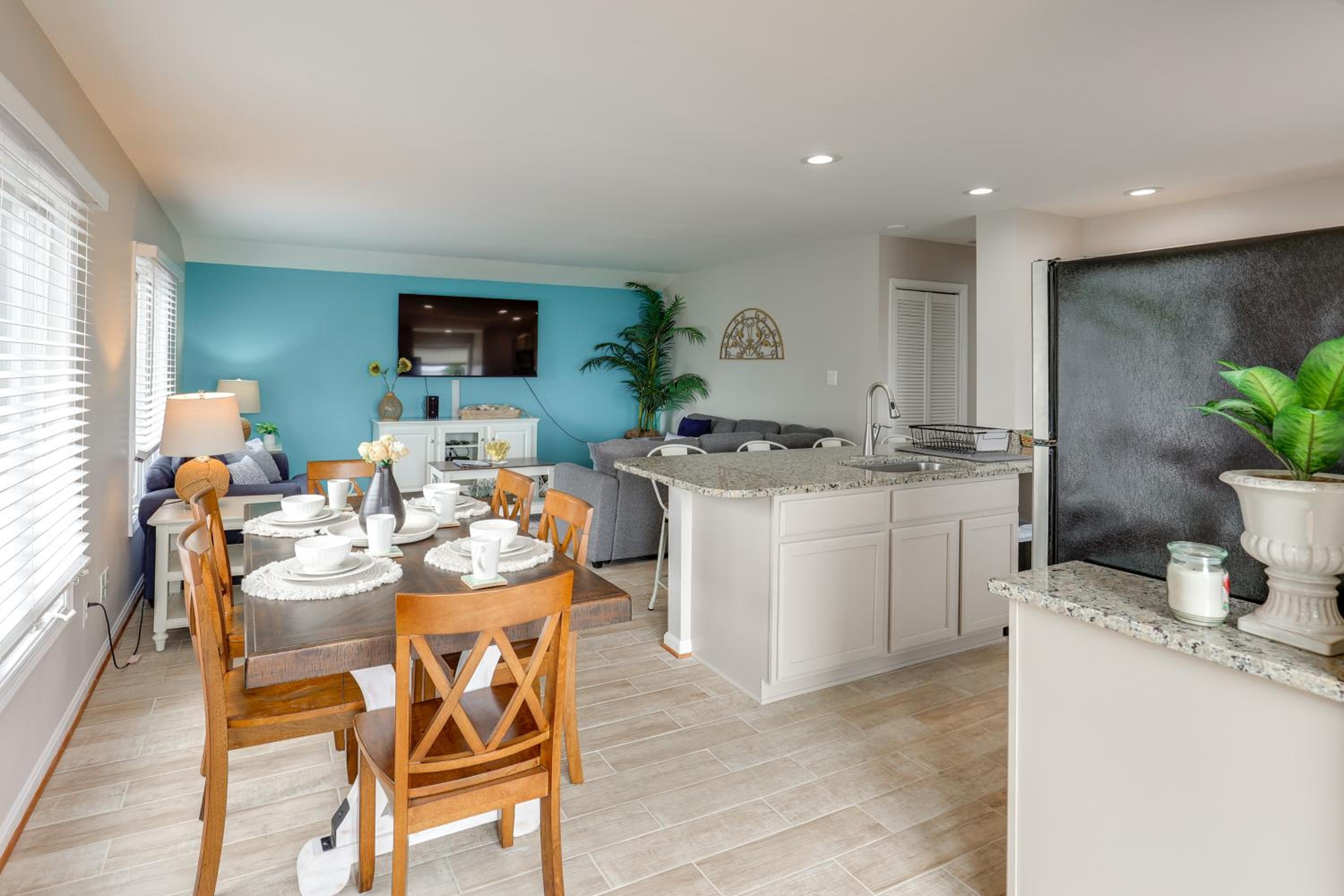 Chesapeake Bay Views and Private Deck Cozy Cottage