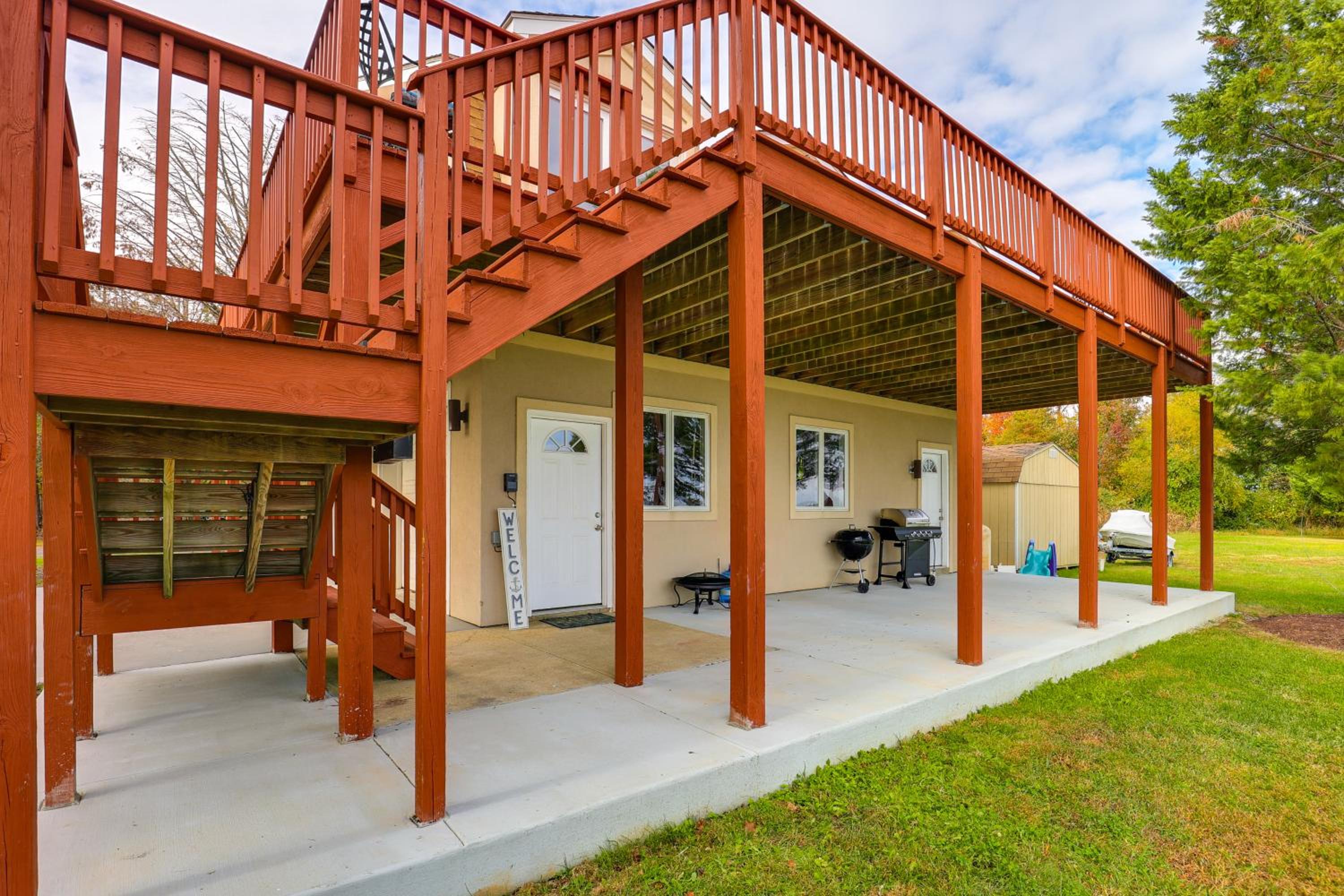 Chesapeake Bay Views and Private Deck Cozy Cottage