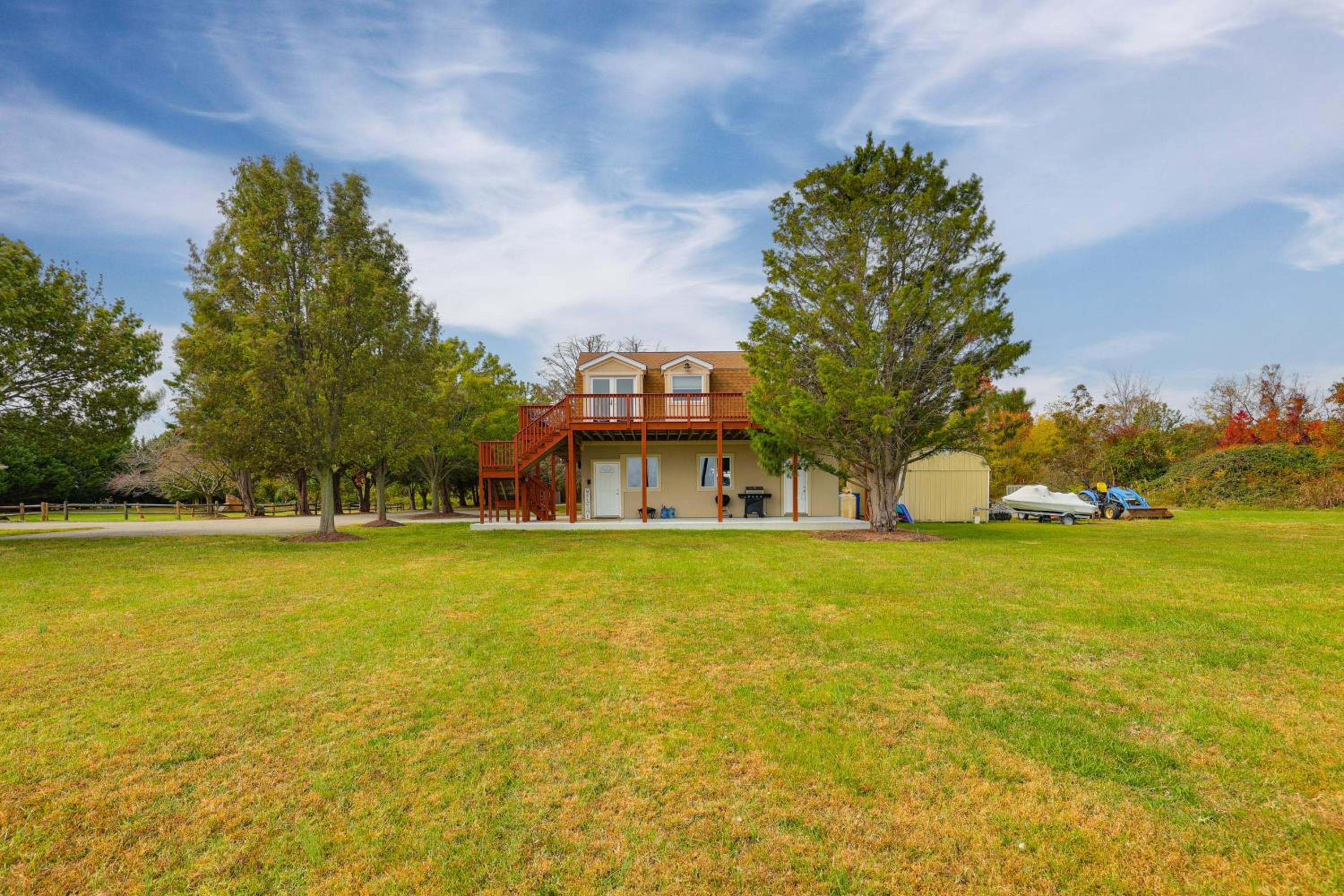 Chesapeake Bay Views and Private Deck Cozy Cottage