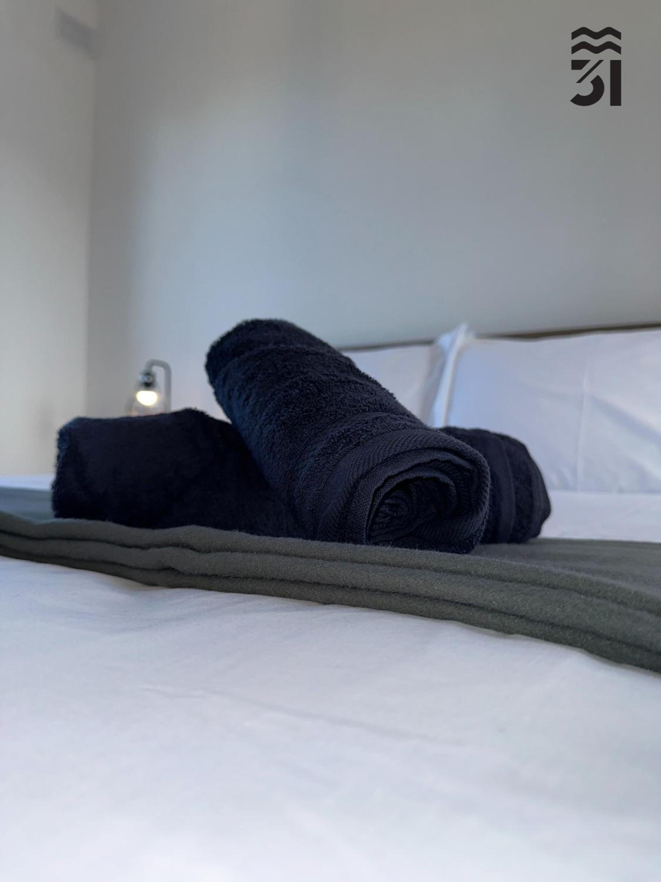 M31Stays - Lilcarm Modern Apartments and Penthouse, St Paul's Bay photo 4