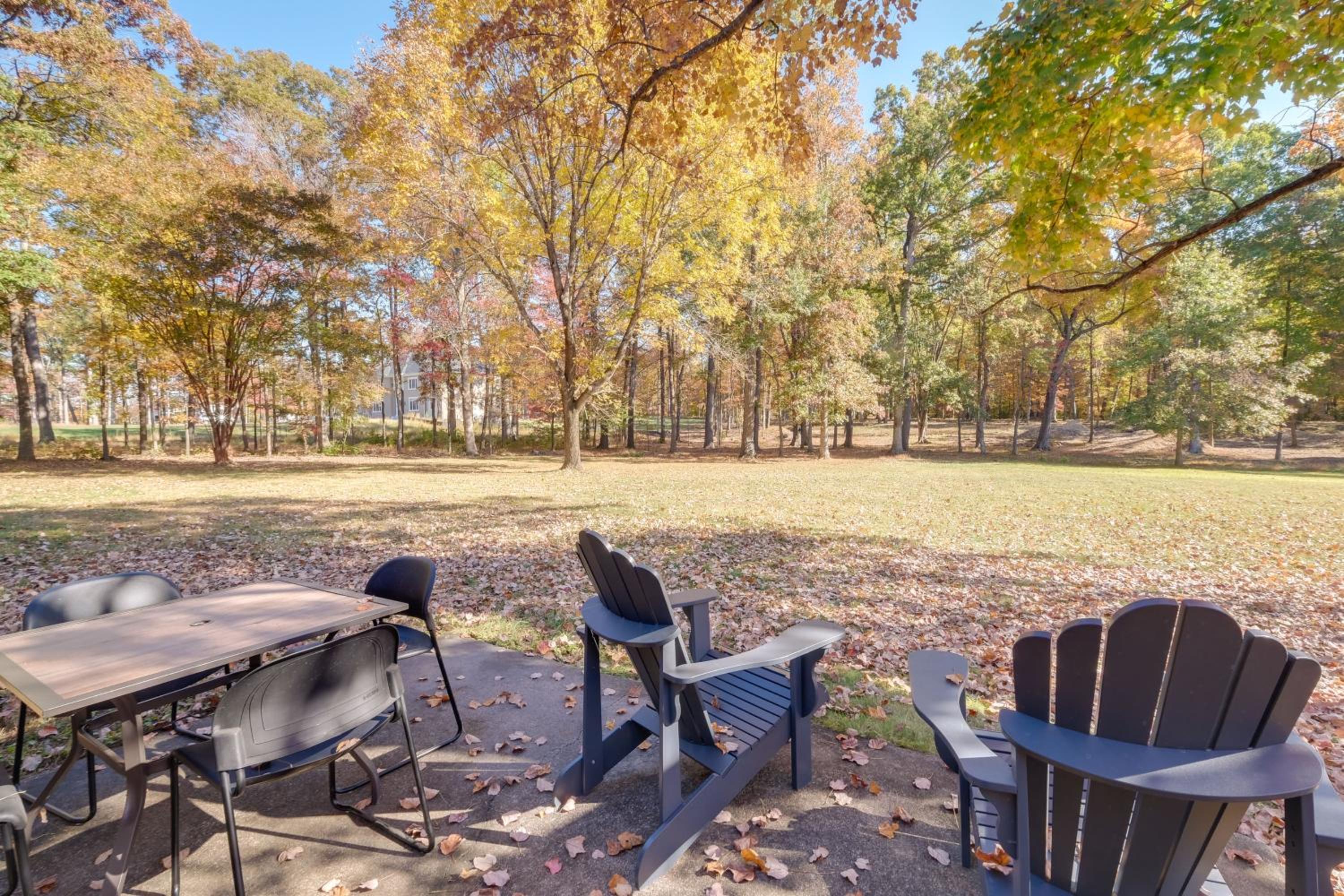 Countryside Cottage on 5 Acres! Easy Commute to DC
