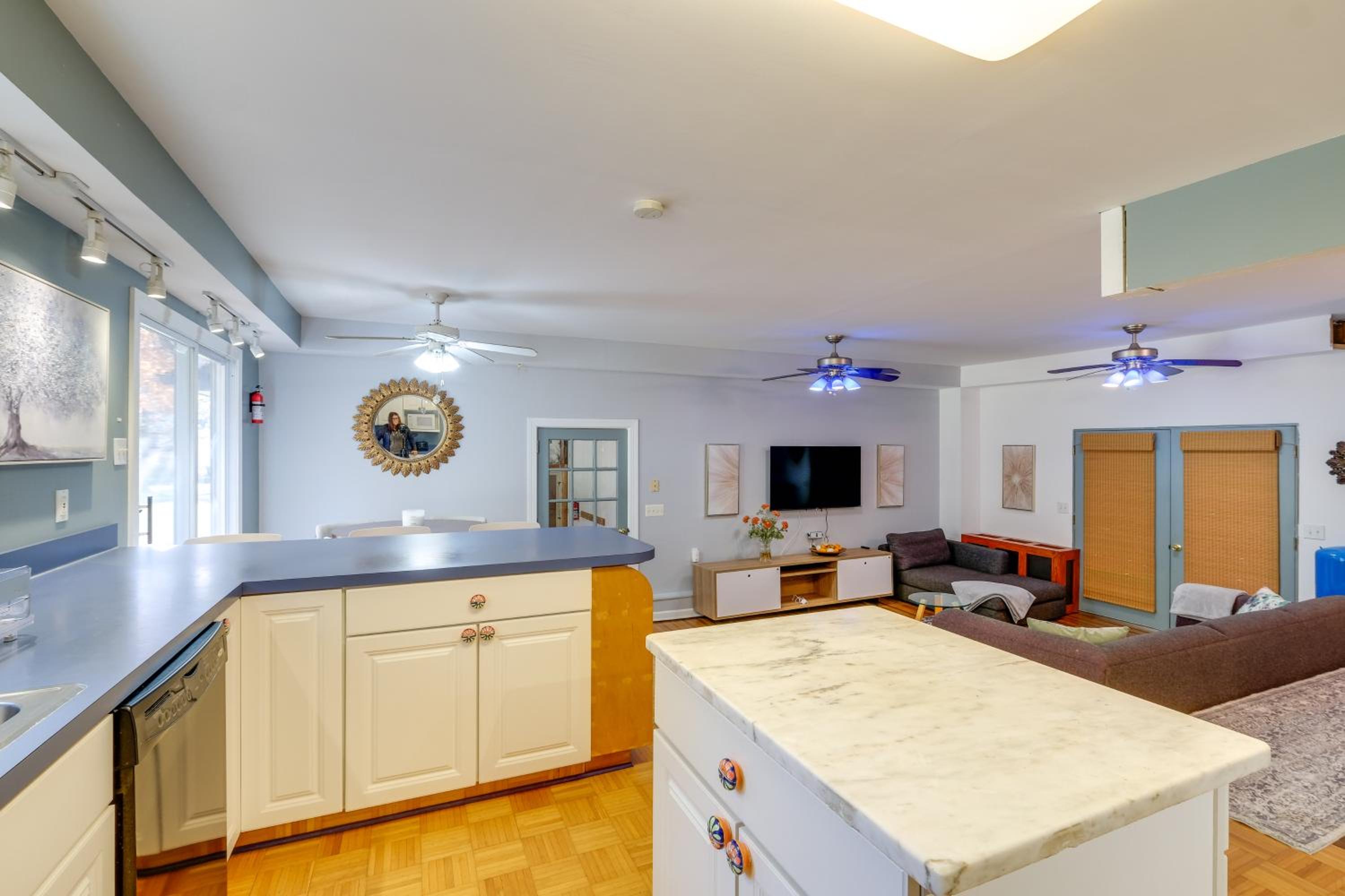 Countryside Cottage on 5 Acres! Easy Commute to DC