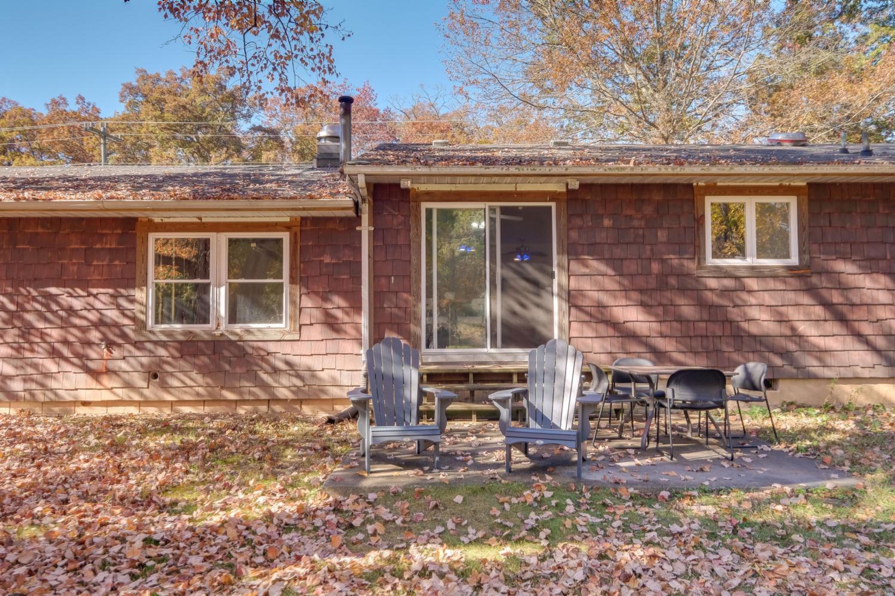 Countryside Cottage on 5 Acres! Easy Commute to DC