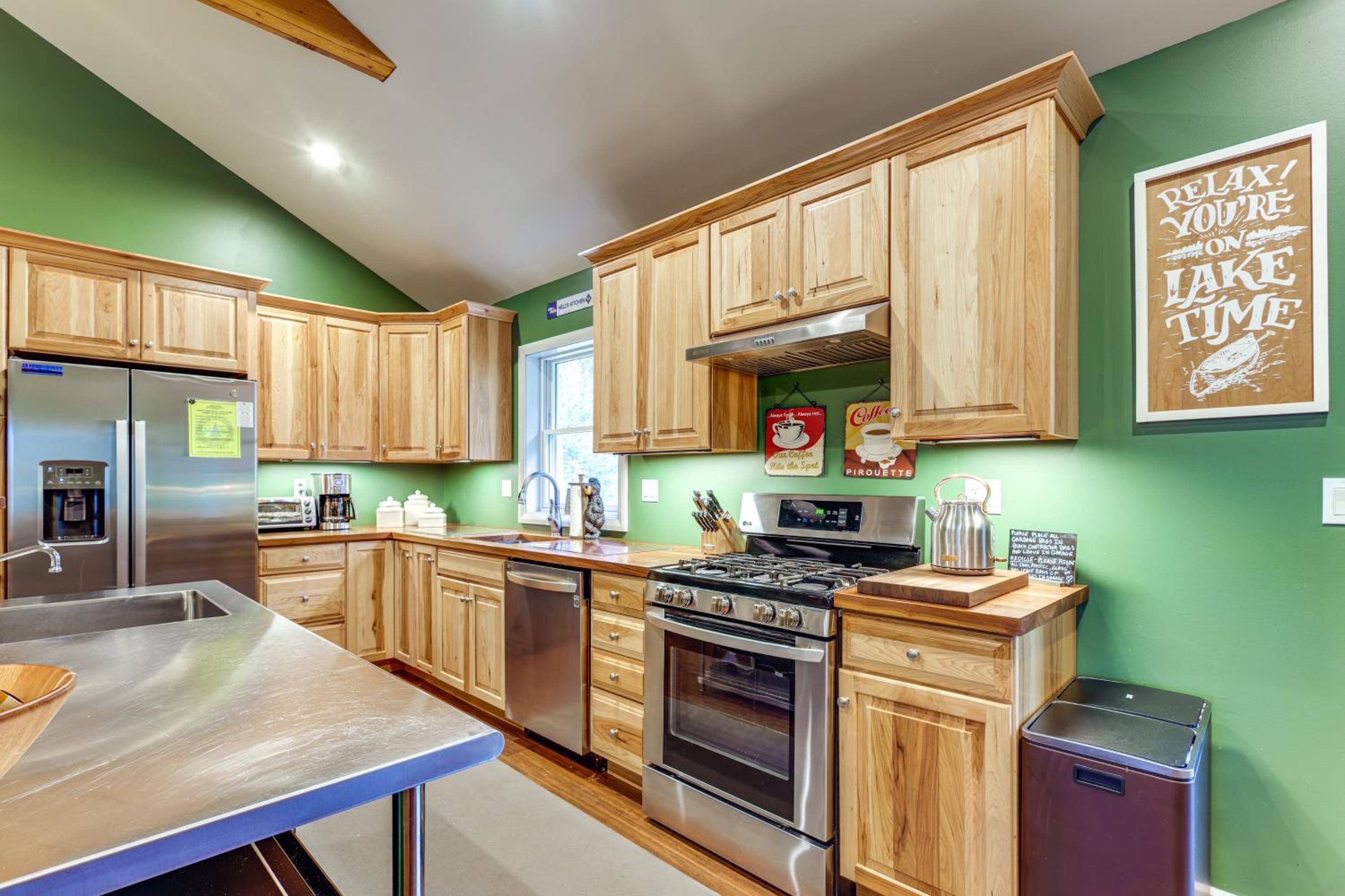 Year-Round Loon Lake Retreat Ski, Hike, Explore!