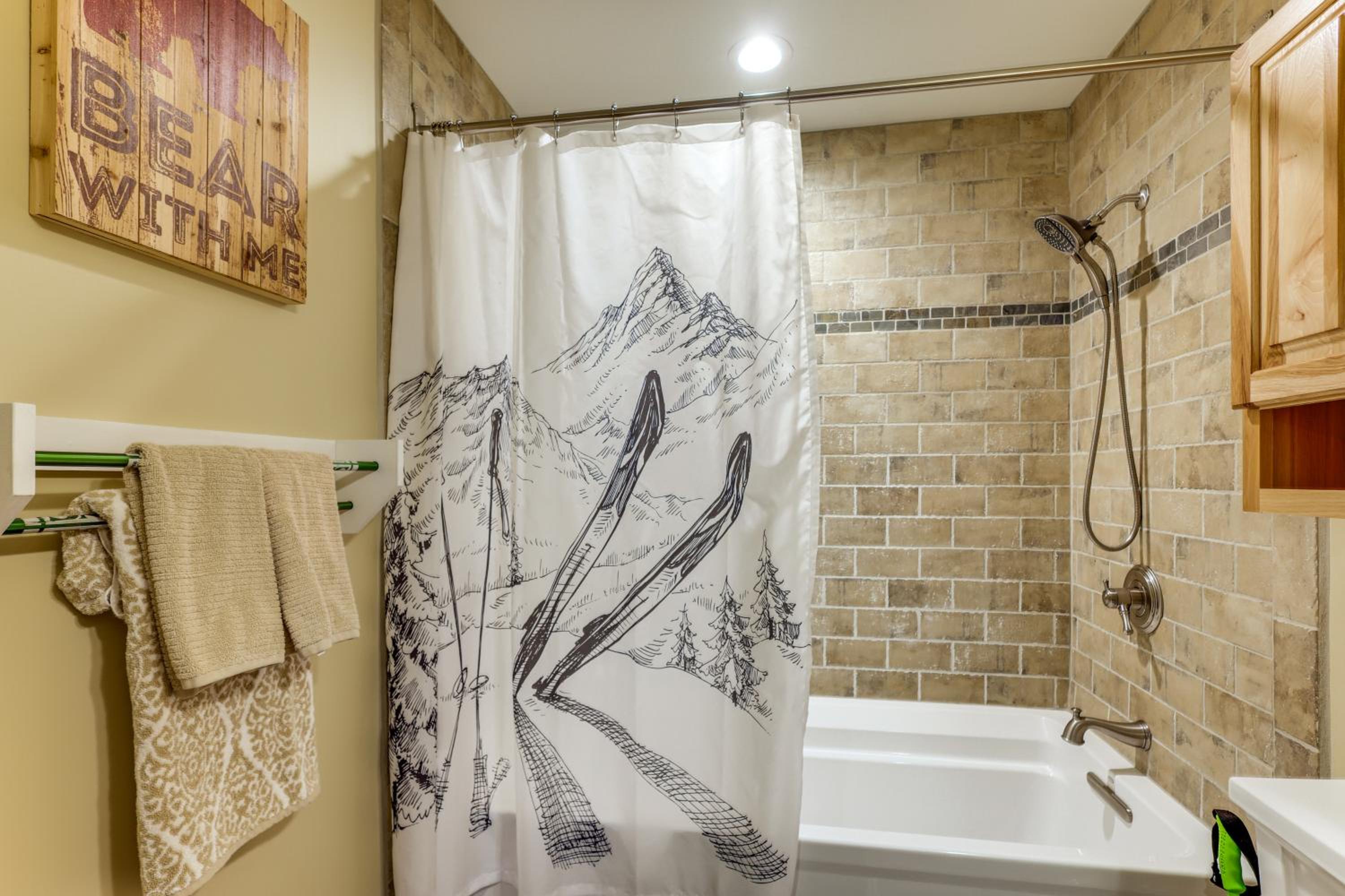 Year-Round Loon Lake Retreat Ski, Hike, Explore!
