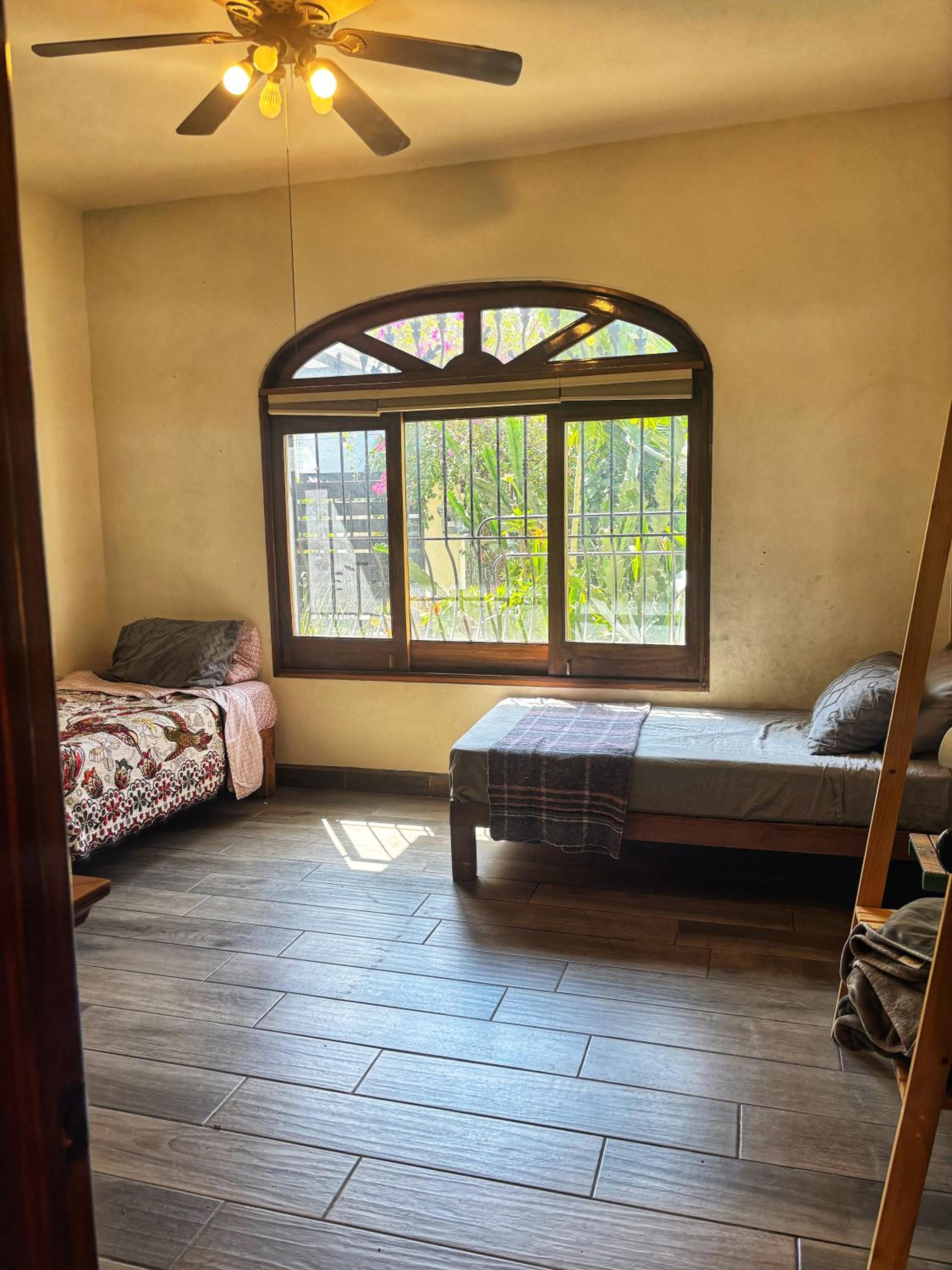 Casita El Nido- Spacious 2 Bedroom Main Floor Apartment