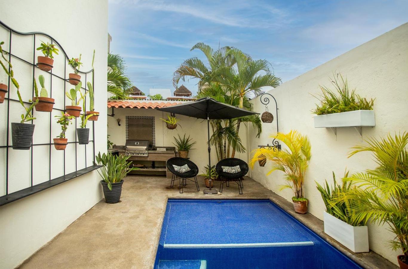 Casita El Nido- Spacious 2 Bedroom Main Floor Apartment