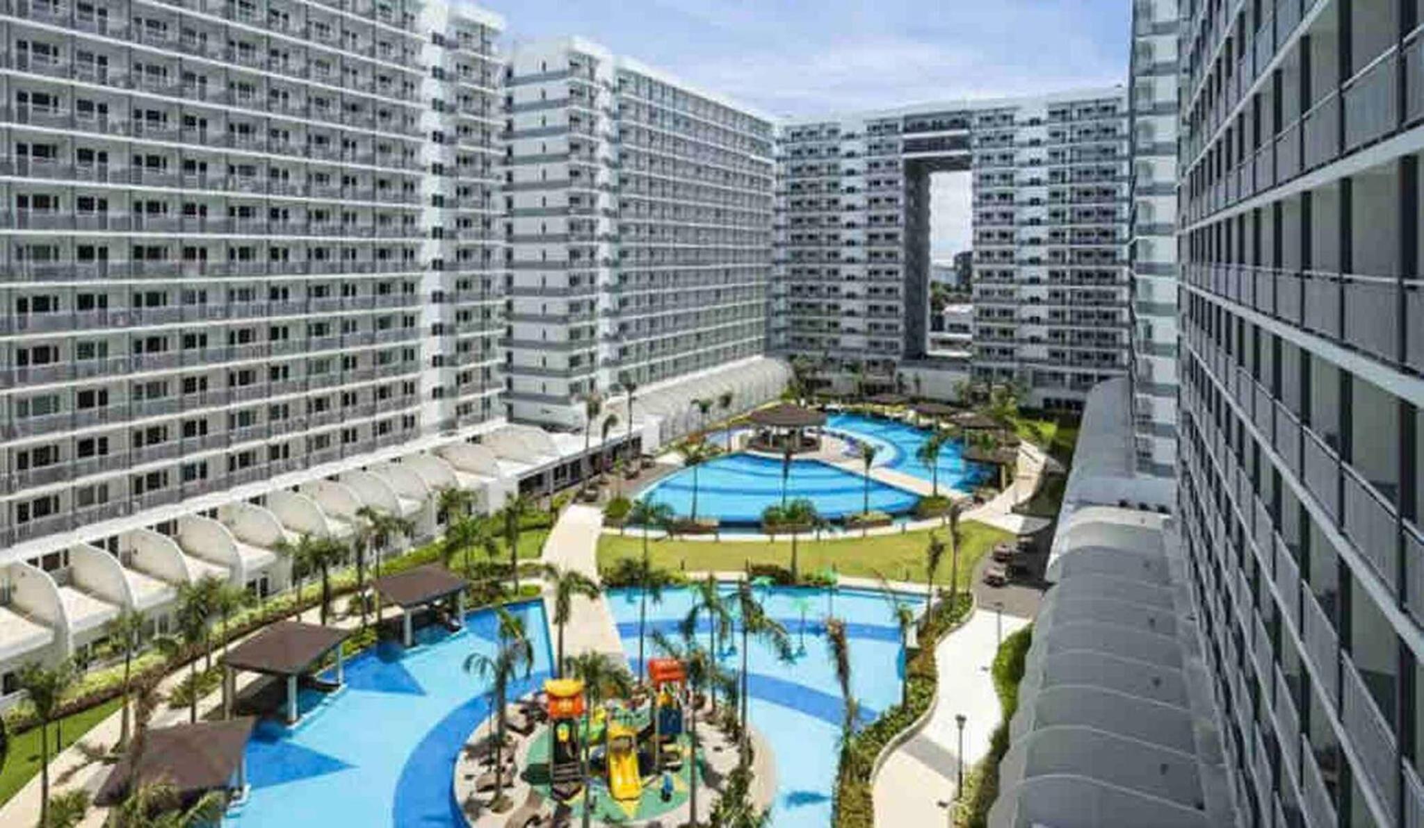 Elegant Pasay City Apartment with Central Heating Shared Pool