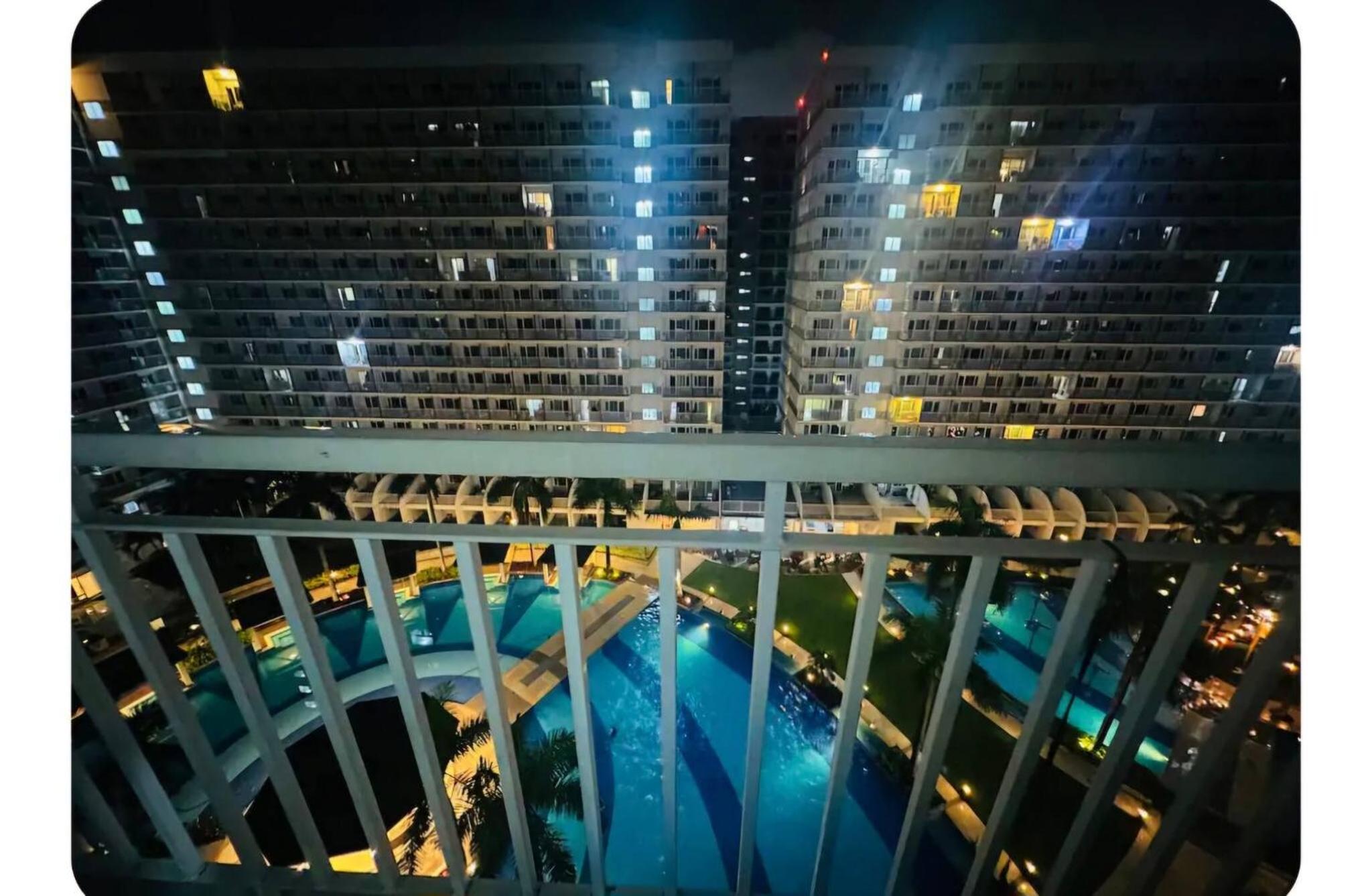 Elegant Pasay City Apartment with Central Heating Shared Pool