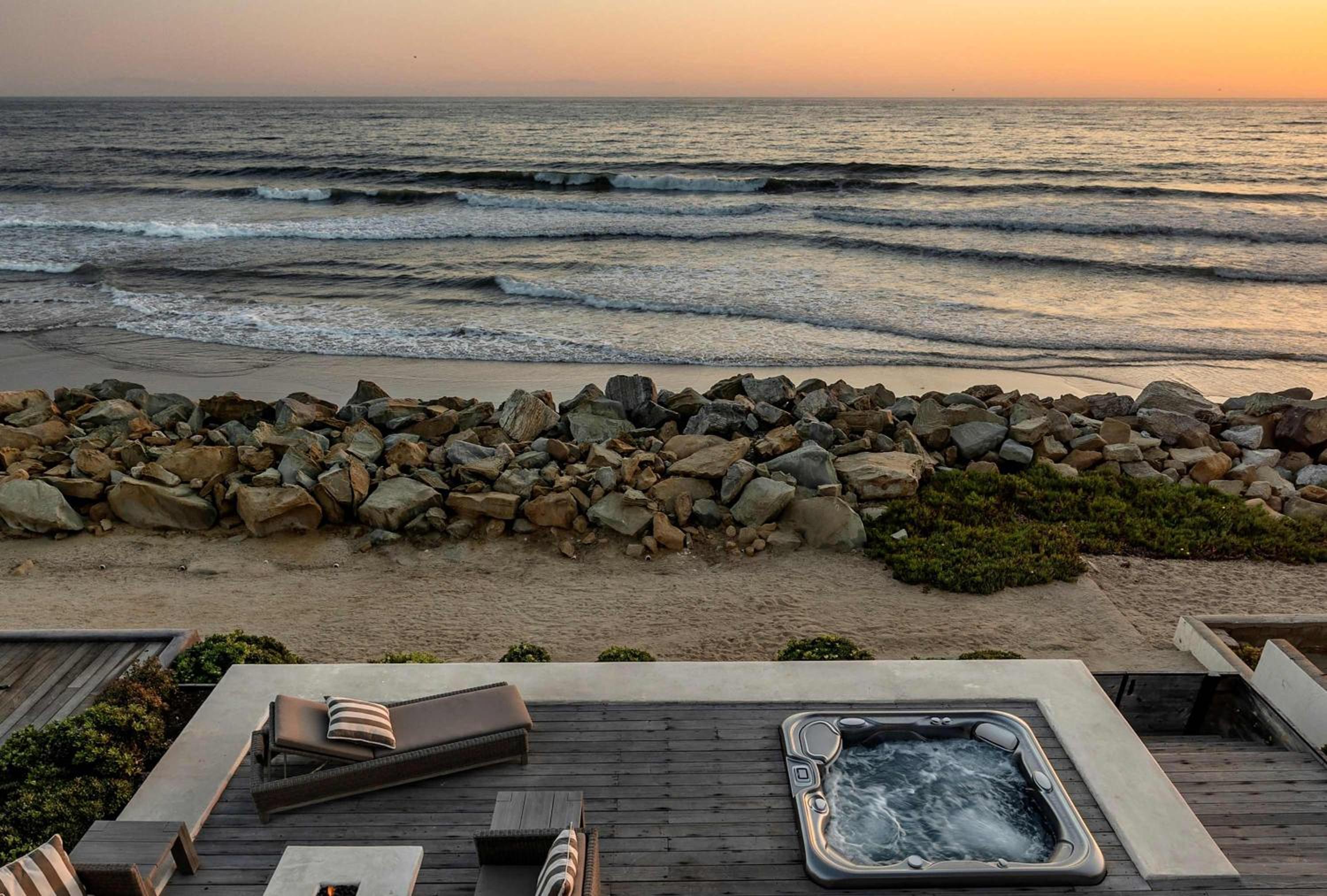 Rincon Refuge - Beachfront for 6