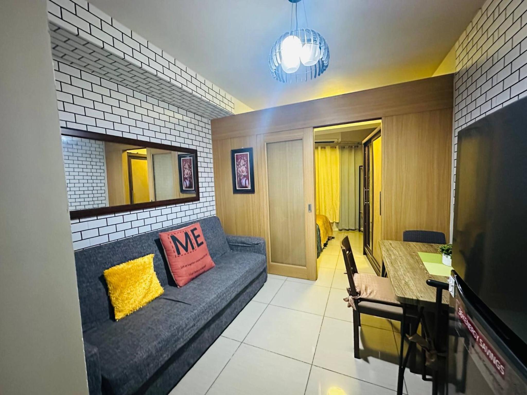 Simple Pasay Getaway - Entire Apartment for Rent