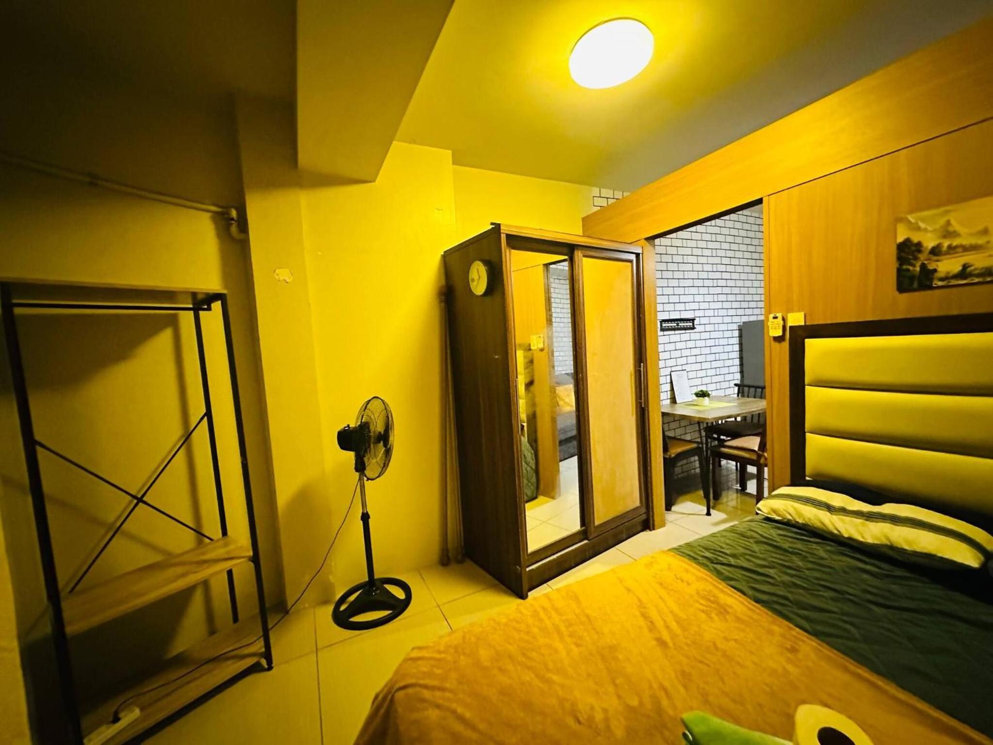 Simple Pasay Getaway - Entire Apartment for Rent
