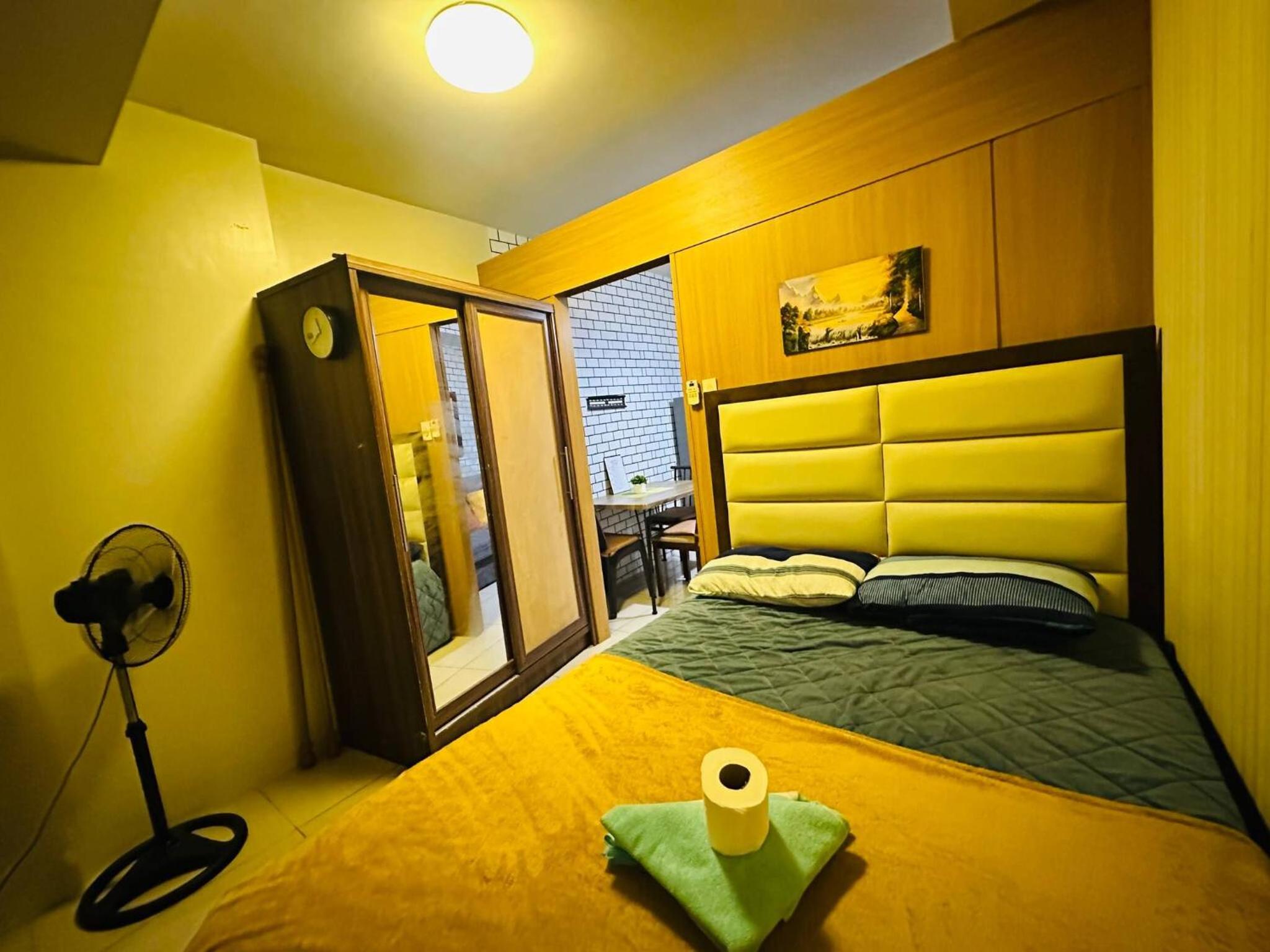 Simple Pasay Getaway - Entire Apartment for Rent
