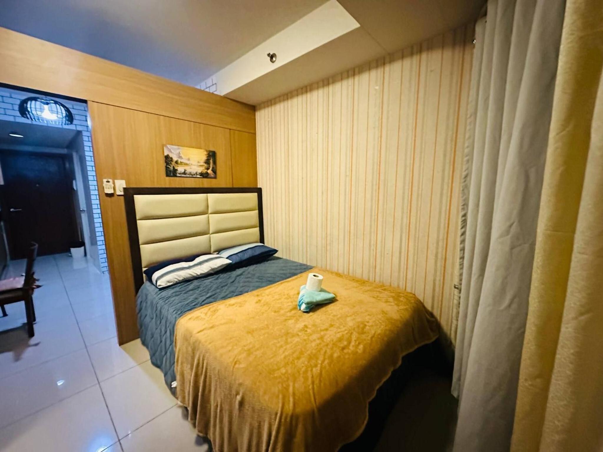 Simple Pasay Getaway - Entire Apartment for Rent