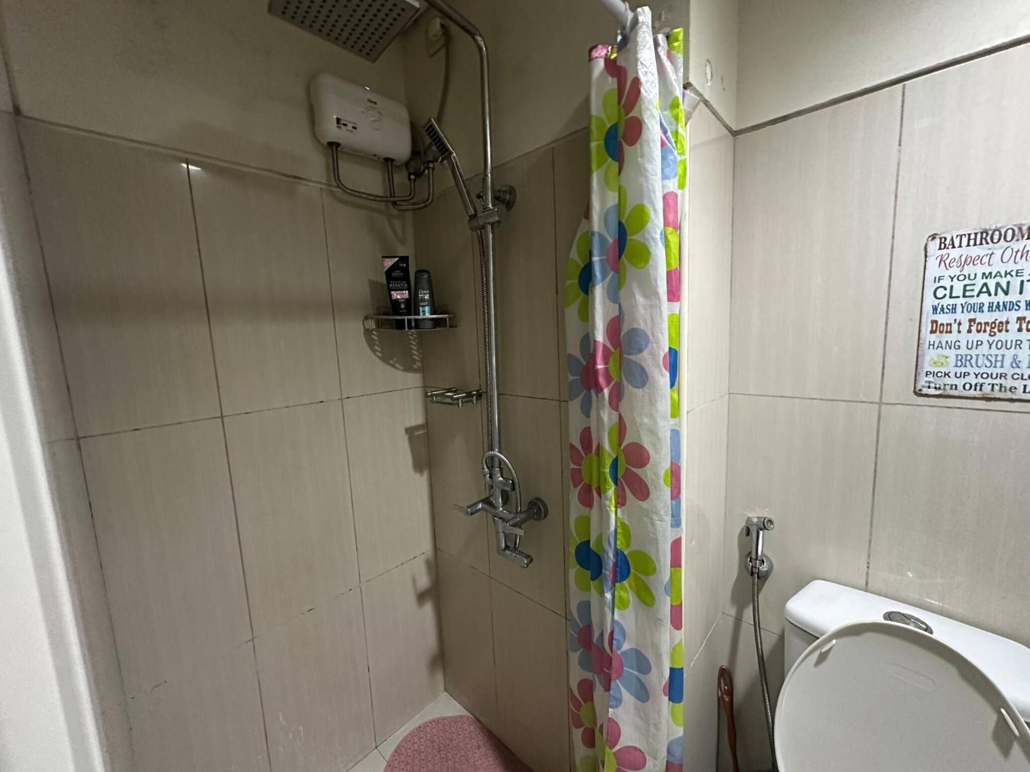 Simple Pasay Getaway - Entire Apartment for Rent