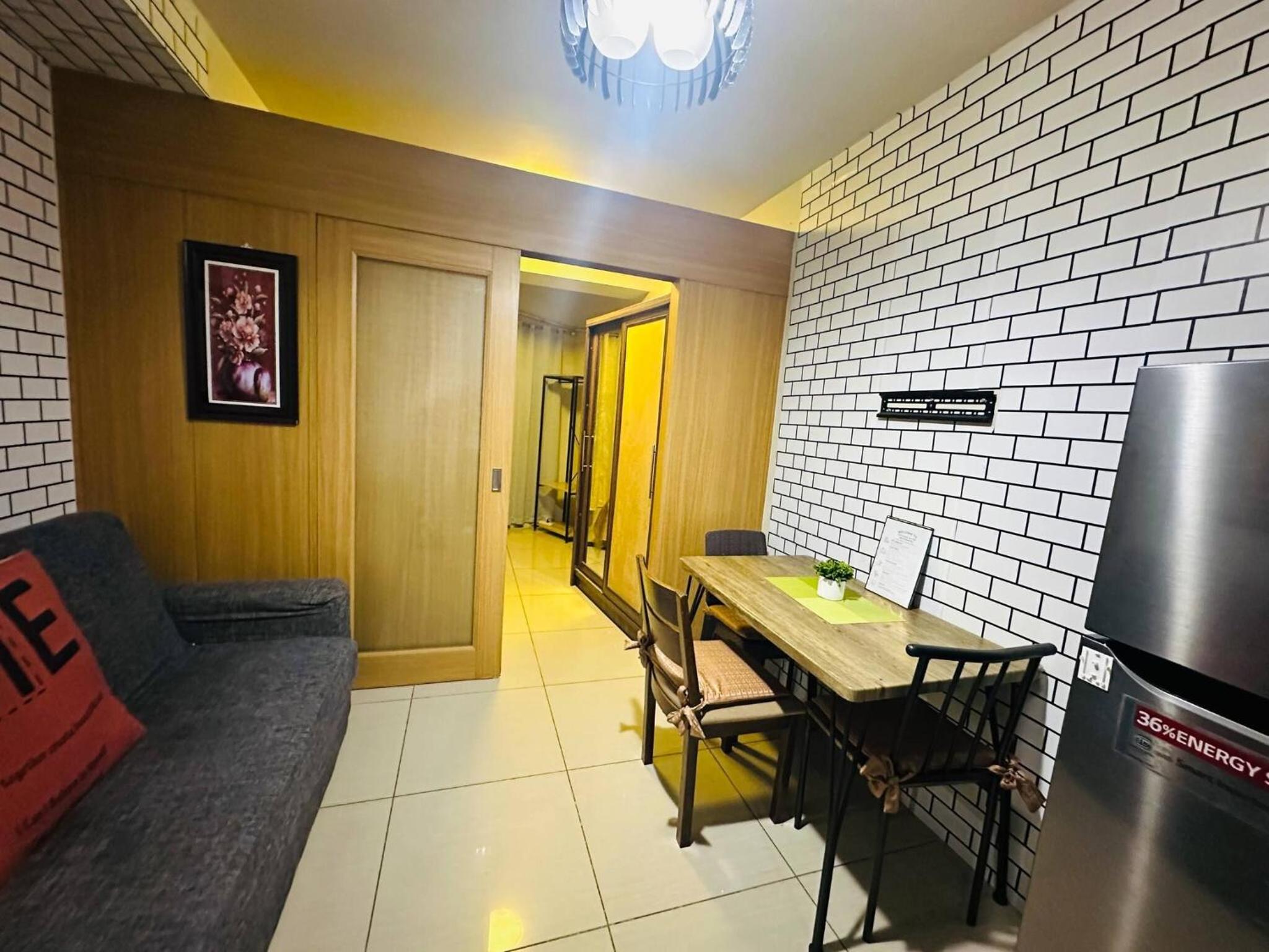 Simple Pasay Getaway - Entire Apartment for Rent