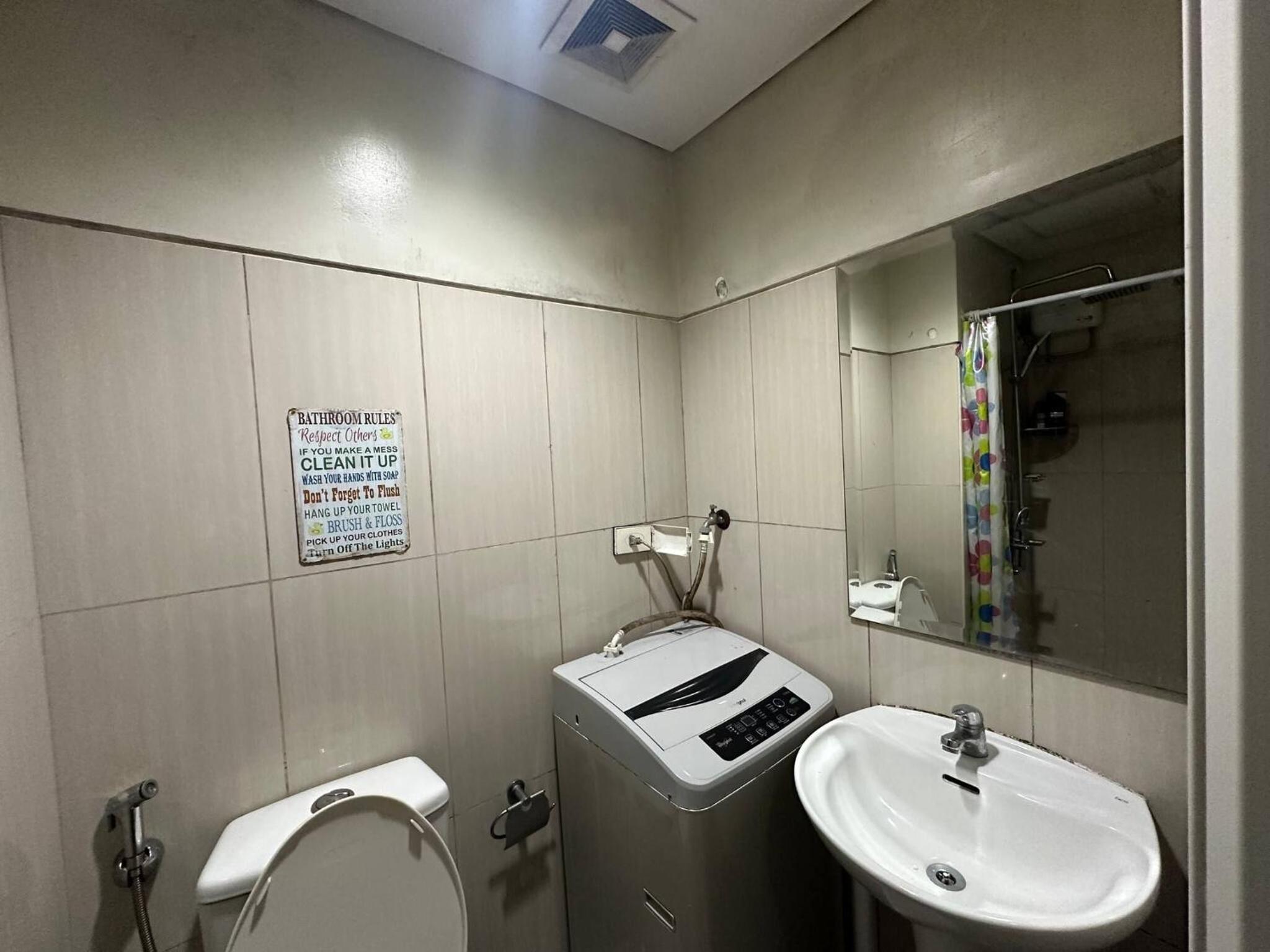 Simple Pasay Getaway - Entire Apartment for Rent
