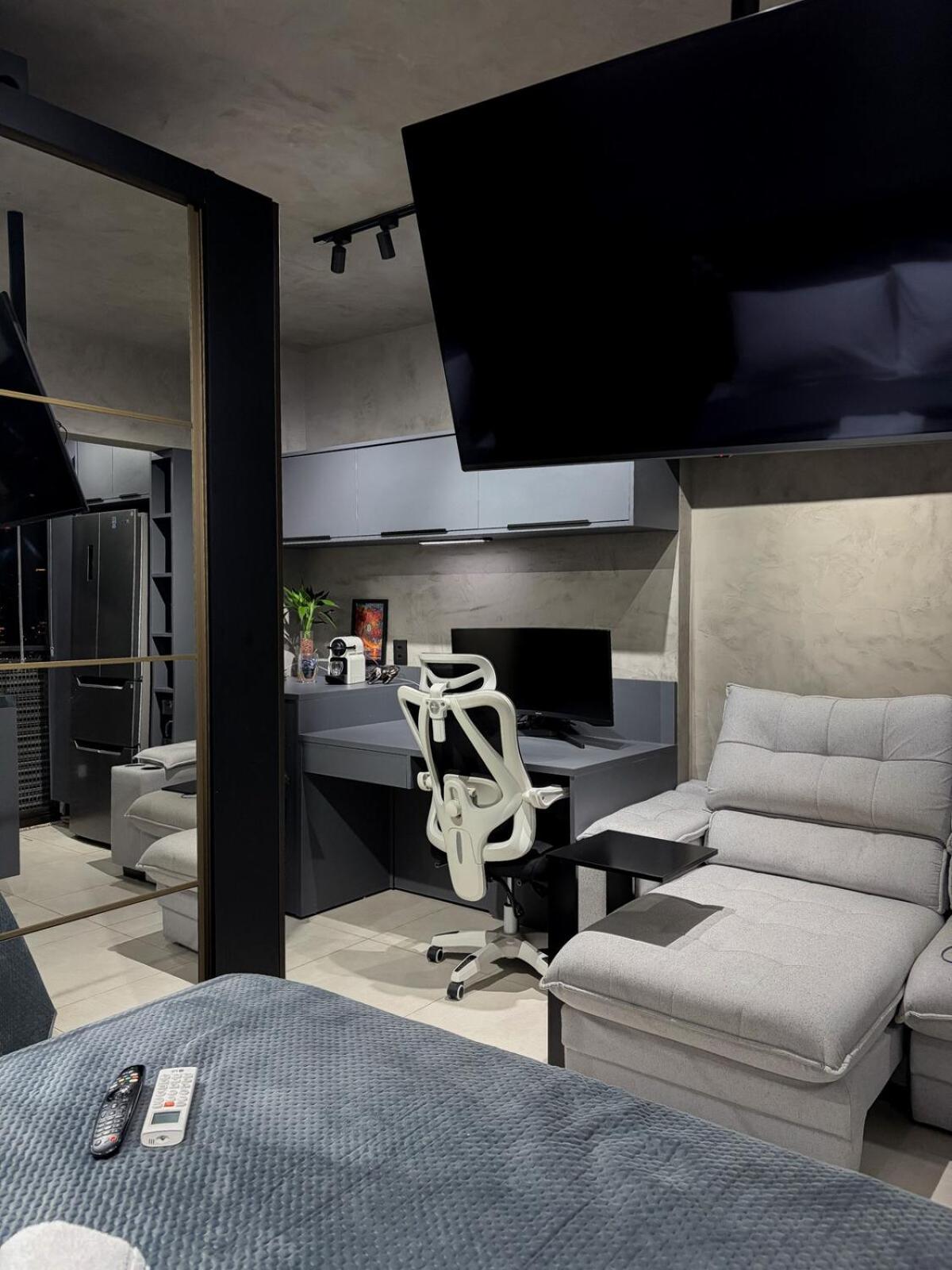 Studio moderno, 230m do Metrô, Gamer & Home Office