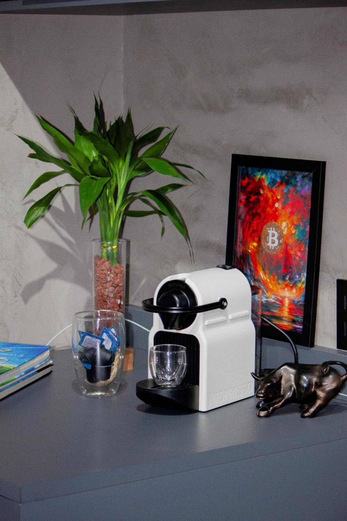 Studio moderno, 230m do Metrô, Gamer & Home Office