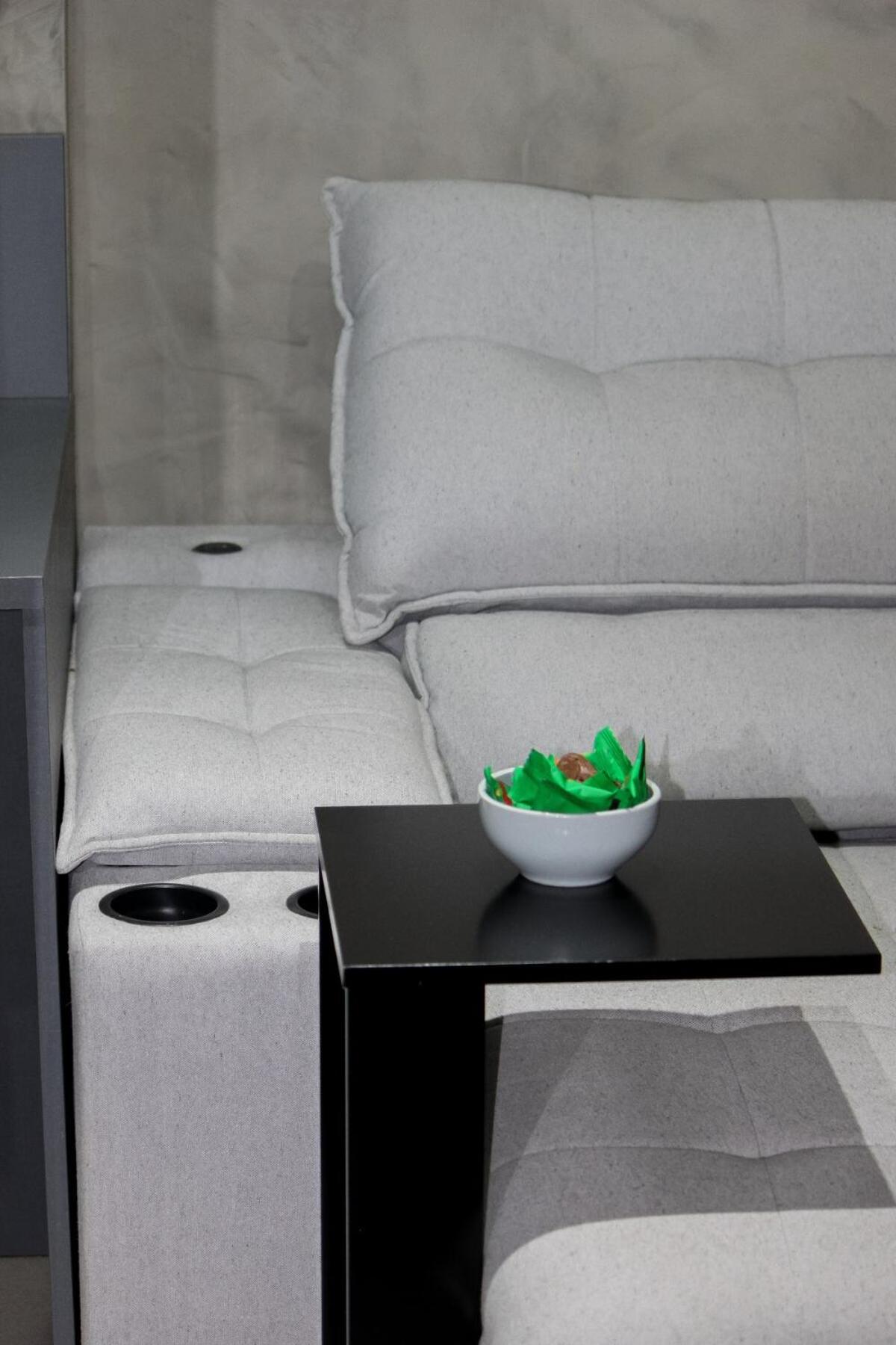 Studio moderno, 230m do Metrô, Gamer & Home Office