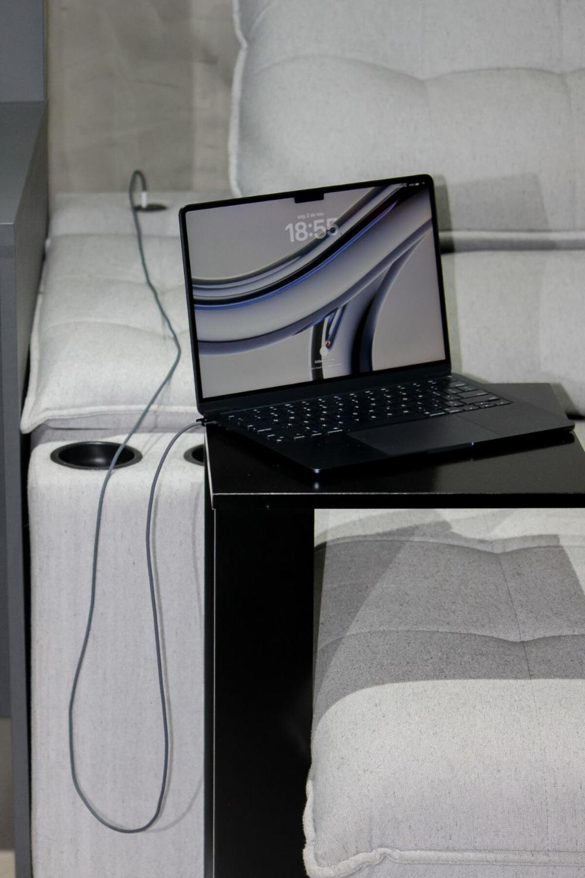 Studio moderno, 230m do Metrô, Gamer & Home Office