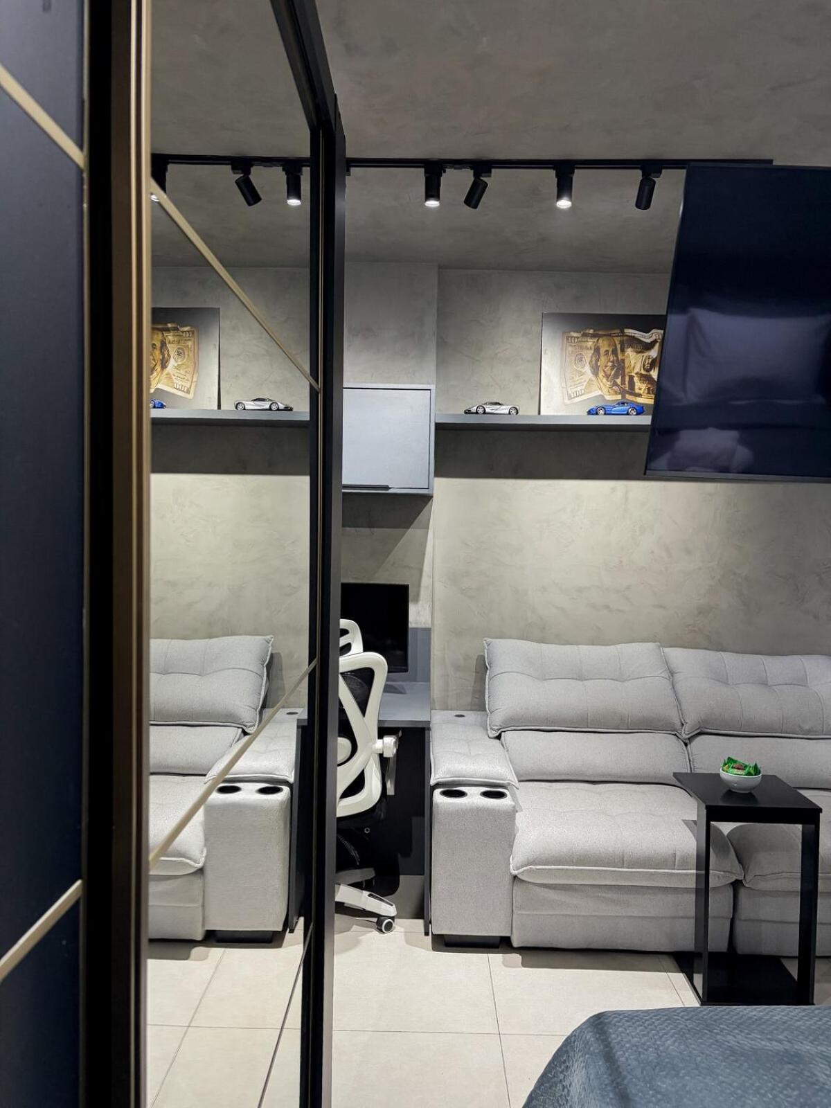 Studio moderno, 230m do Metrô, Gamer & Home Office