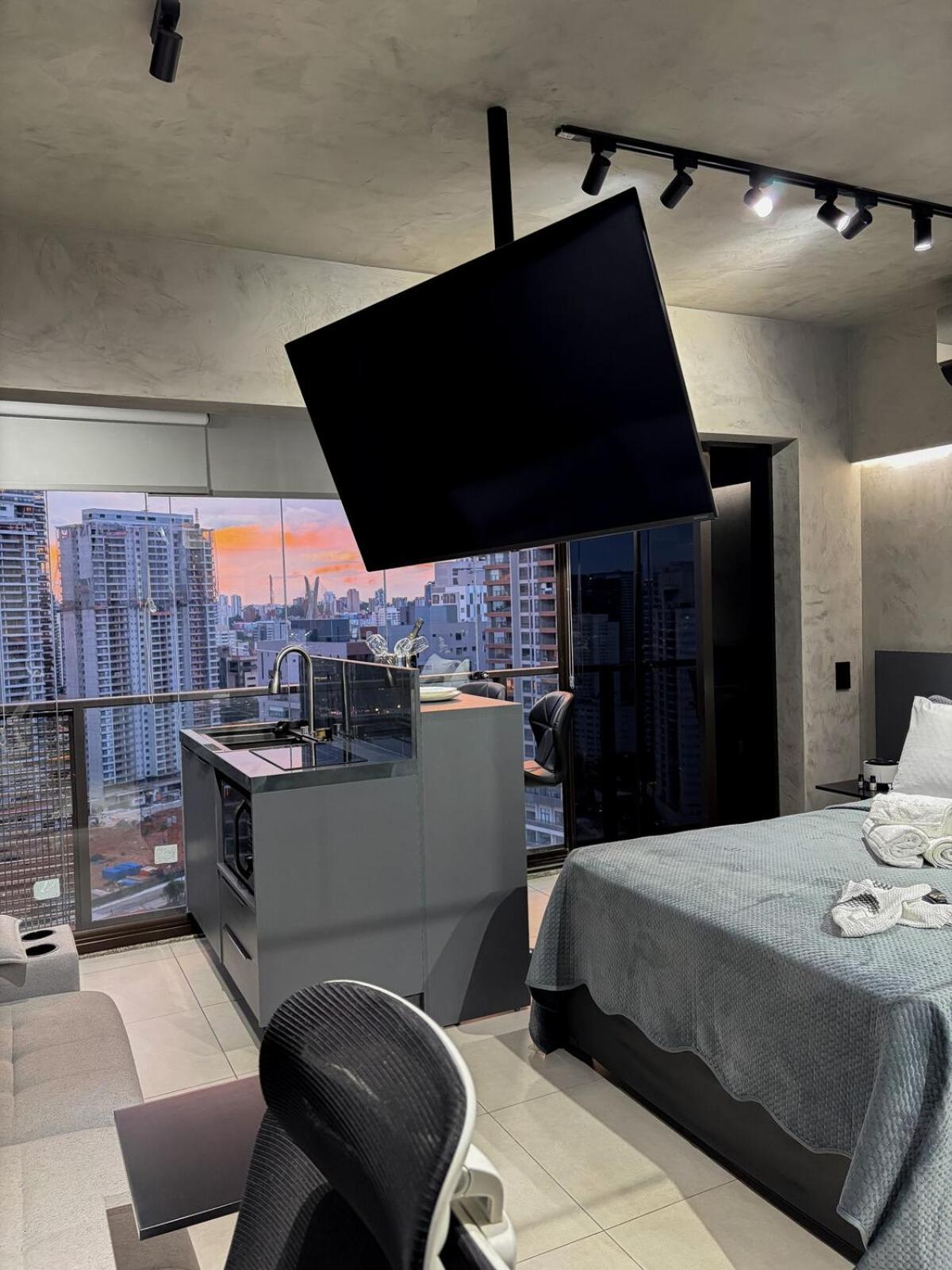 Studio moderno, 230m do Metrô, Gamer & Home Office