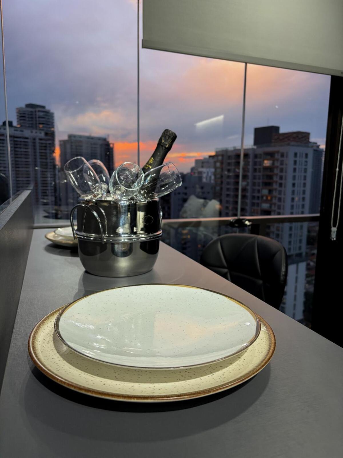 Studio moderno, 230m do Metrô, Gamer & Home Office