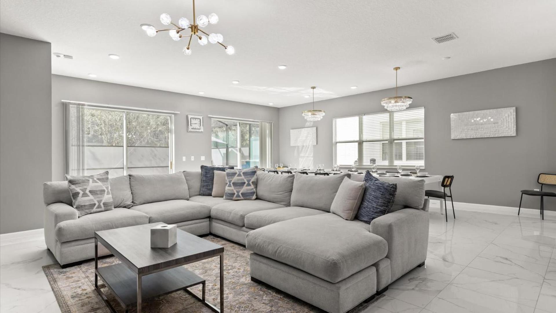 Upstay Resort Villa - Pool, Hot Tub, Sleeps 27