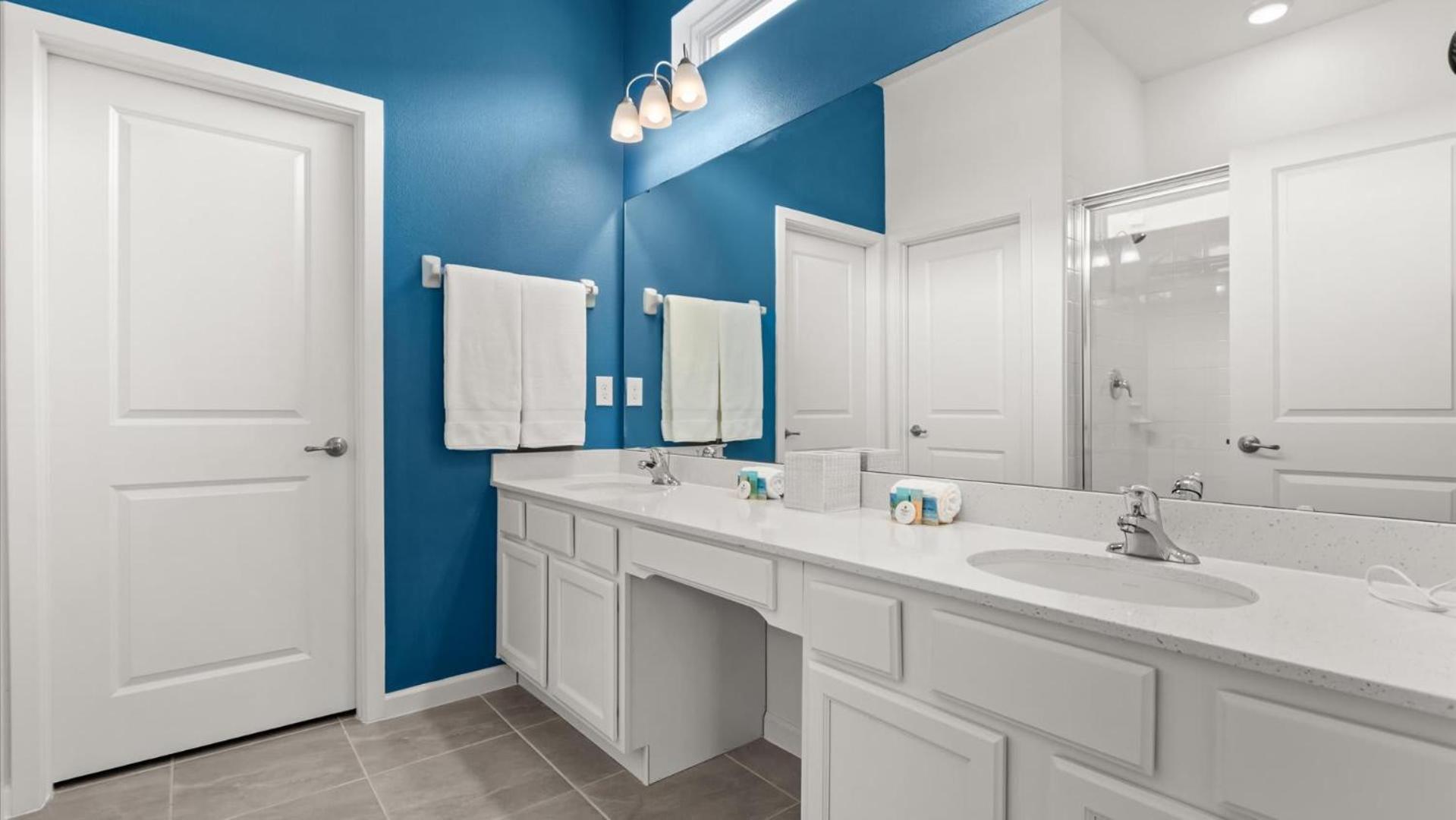 Upstay Resort Villa - Pool, Hot Tub, Sleeps 27