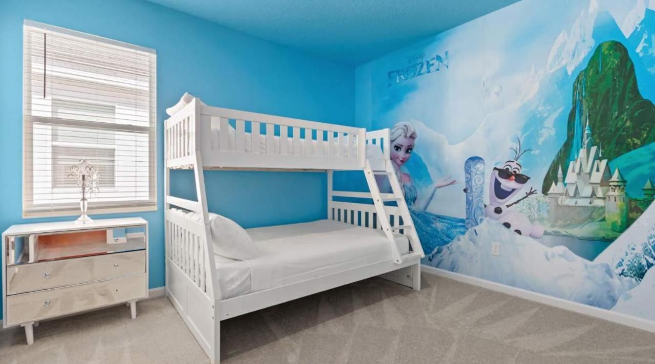 Upstay Resort Villa - Pool, Hot Tub, Sleeps 27