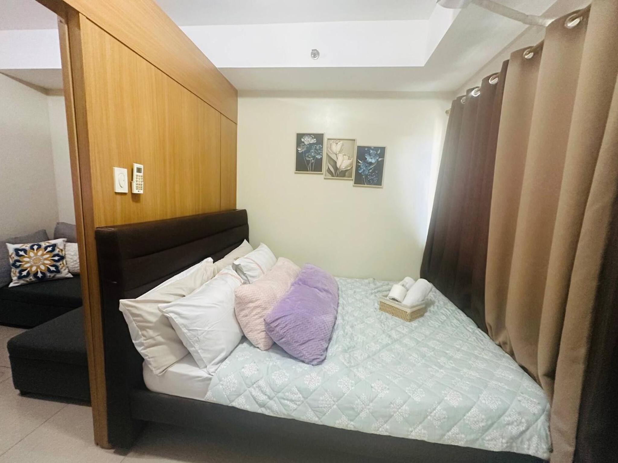 Cheerful Pasay Getaway - Entire Apartment for Rent