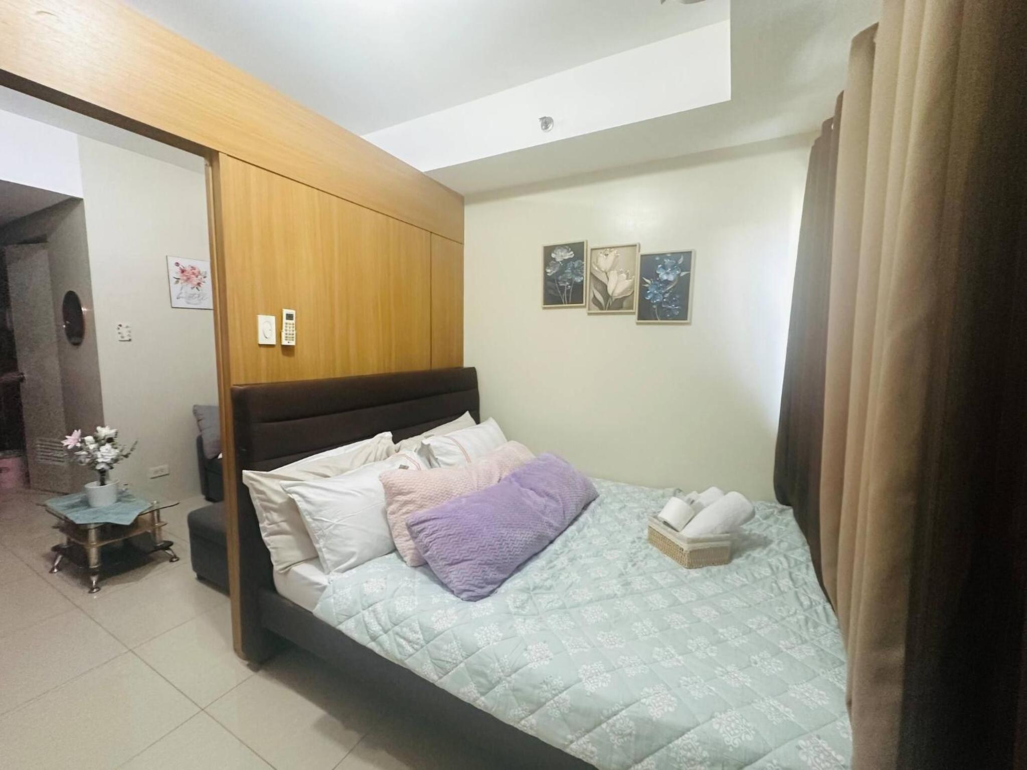 Cheerful Pasay Getaway - Entire Apartment for Rent
