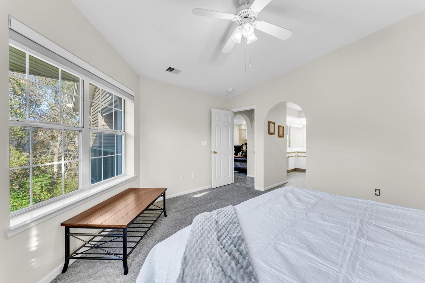 Branson 2BR Retreat | Jacuzzi + Gym + Pools