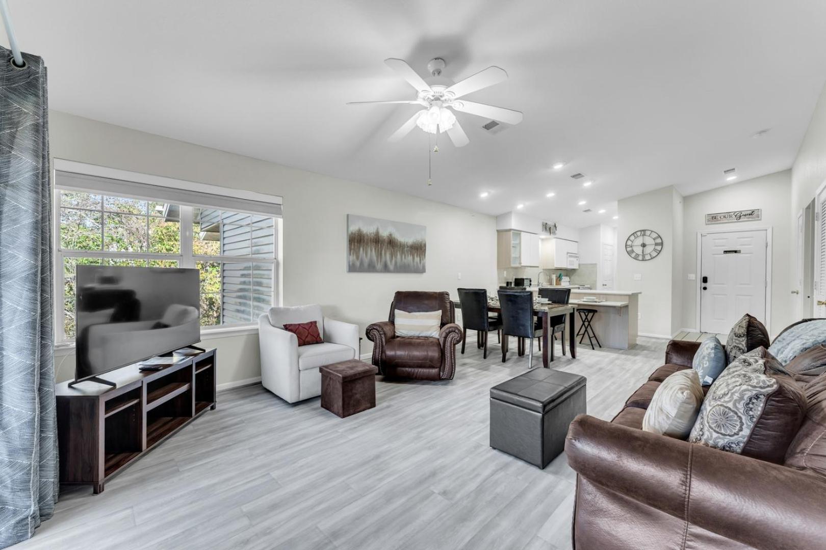 Branson 2BR Retreat | Jacuzzi + Gym + Pools