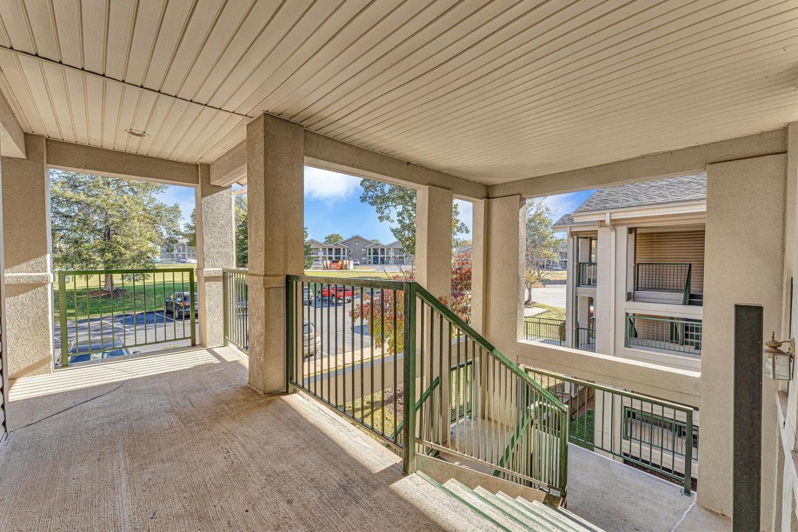 Branson 2BR Retreat | Jacuzzi + Gym + Pools