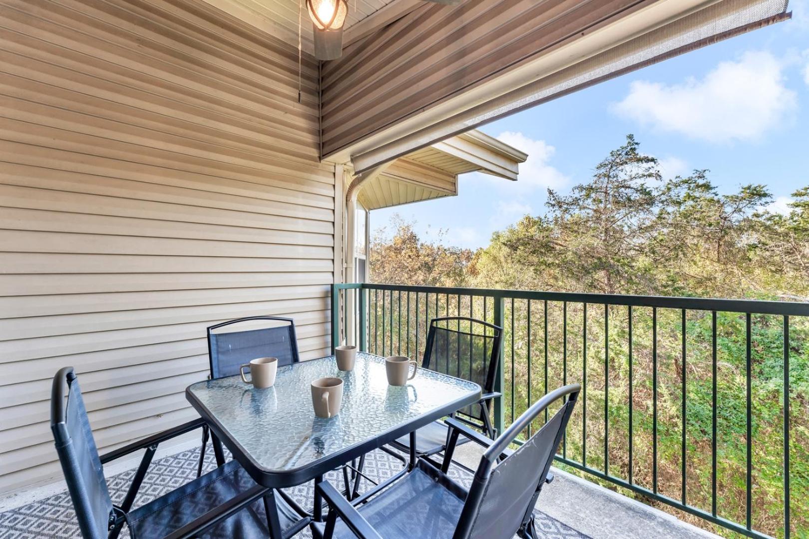 Branson 2BR Retreat | Jacuzzi + Gym + Pools