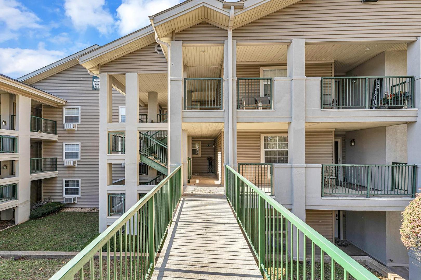 Branson 2BR Retreat | Jacuzzi + Gym + Pools